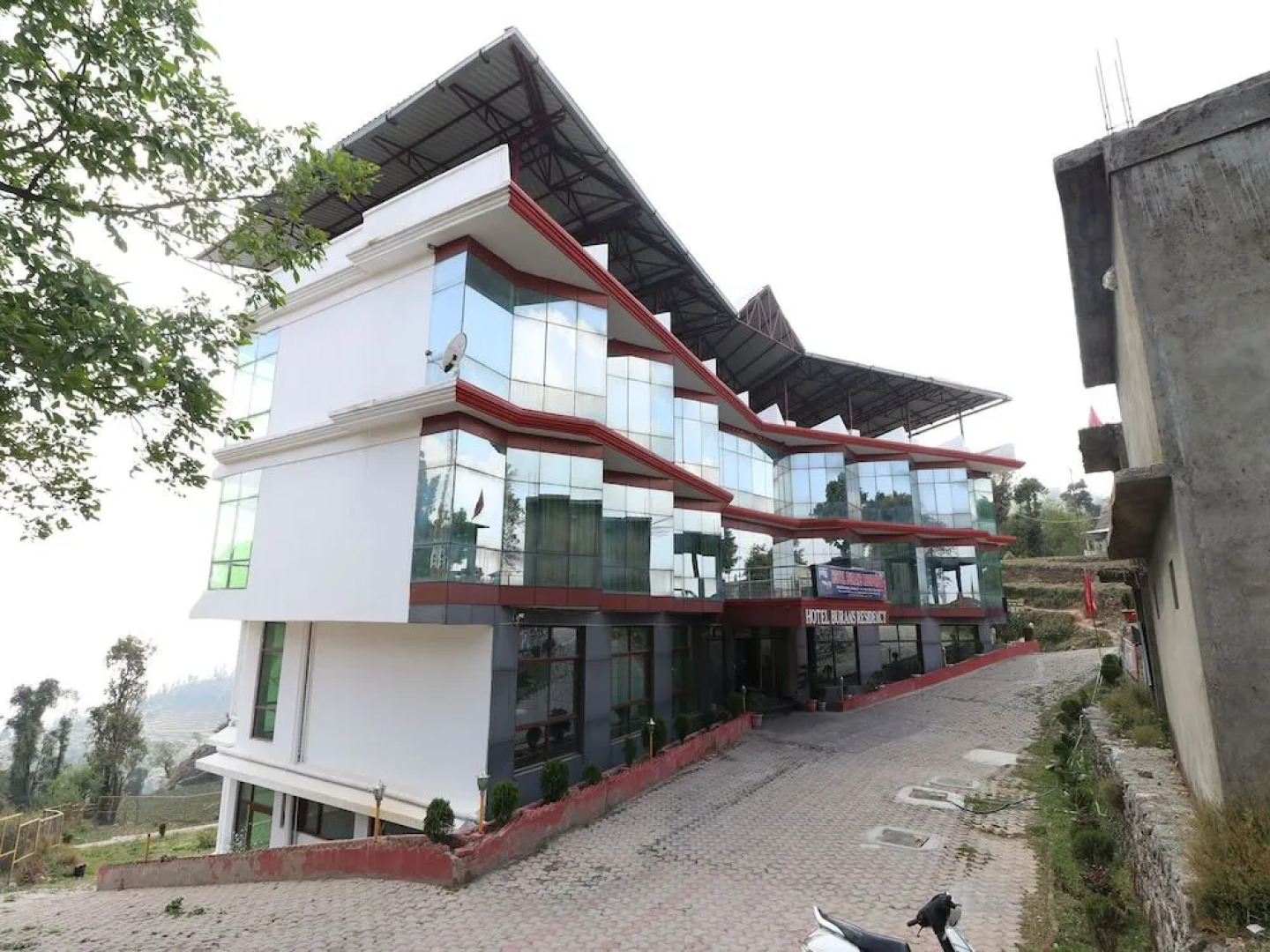 OYO 7547 Hotel Burans Residency