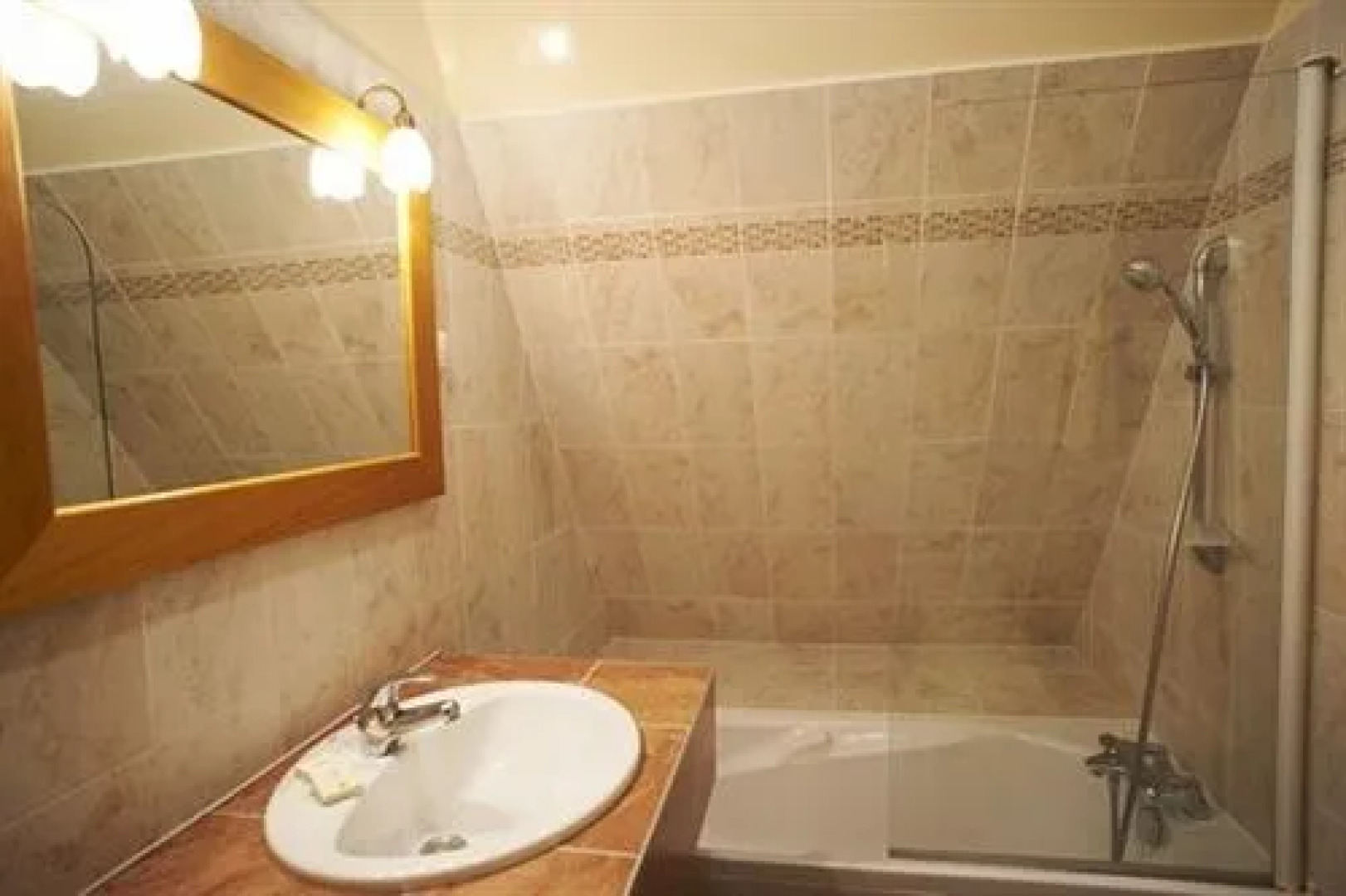 Les Chaumières du Lac