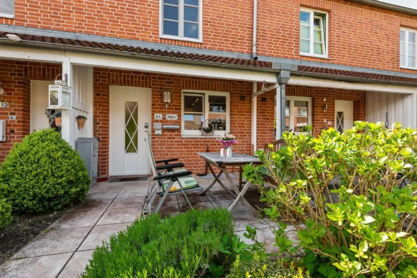 Bright Townhouse with Sauna and Patios