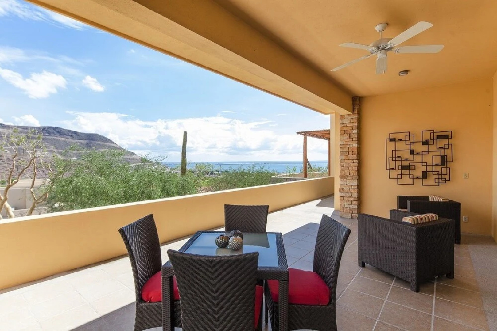 Puerta Cortes Residences: Las Colinas