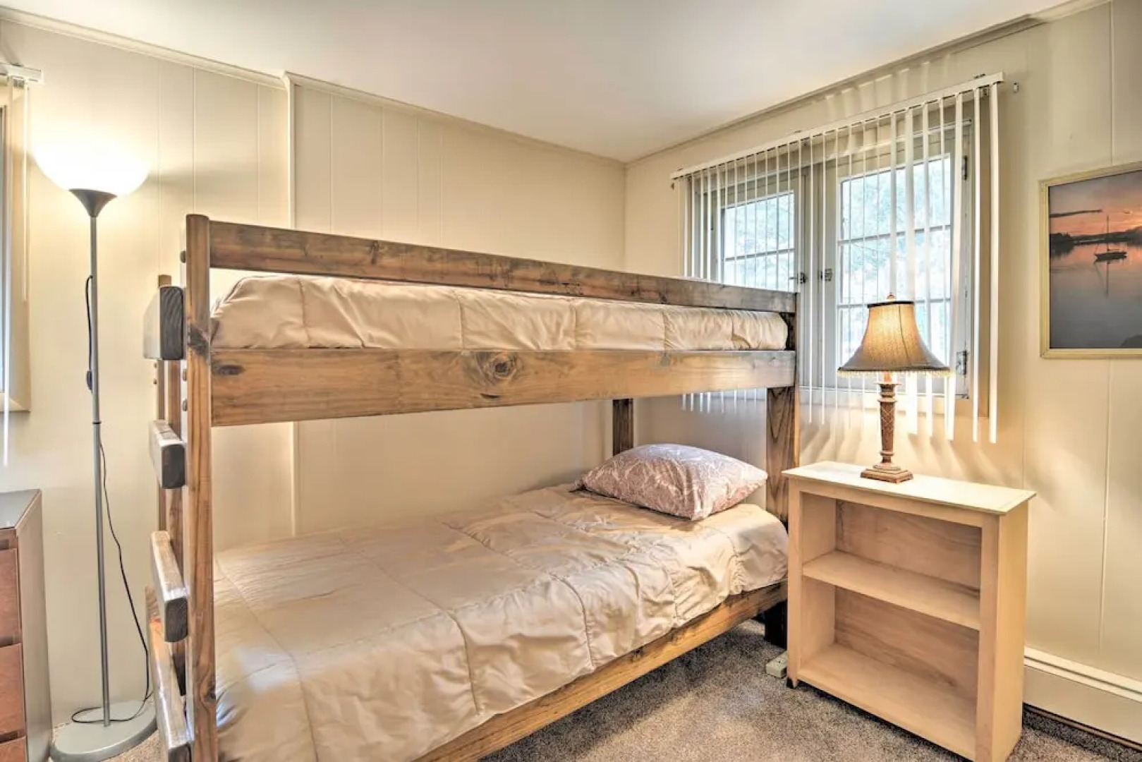 Roscommon Cabin w/ Fire Pit: Walk to Higgins Lake!