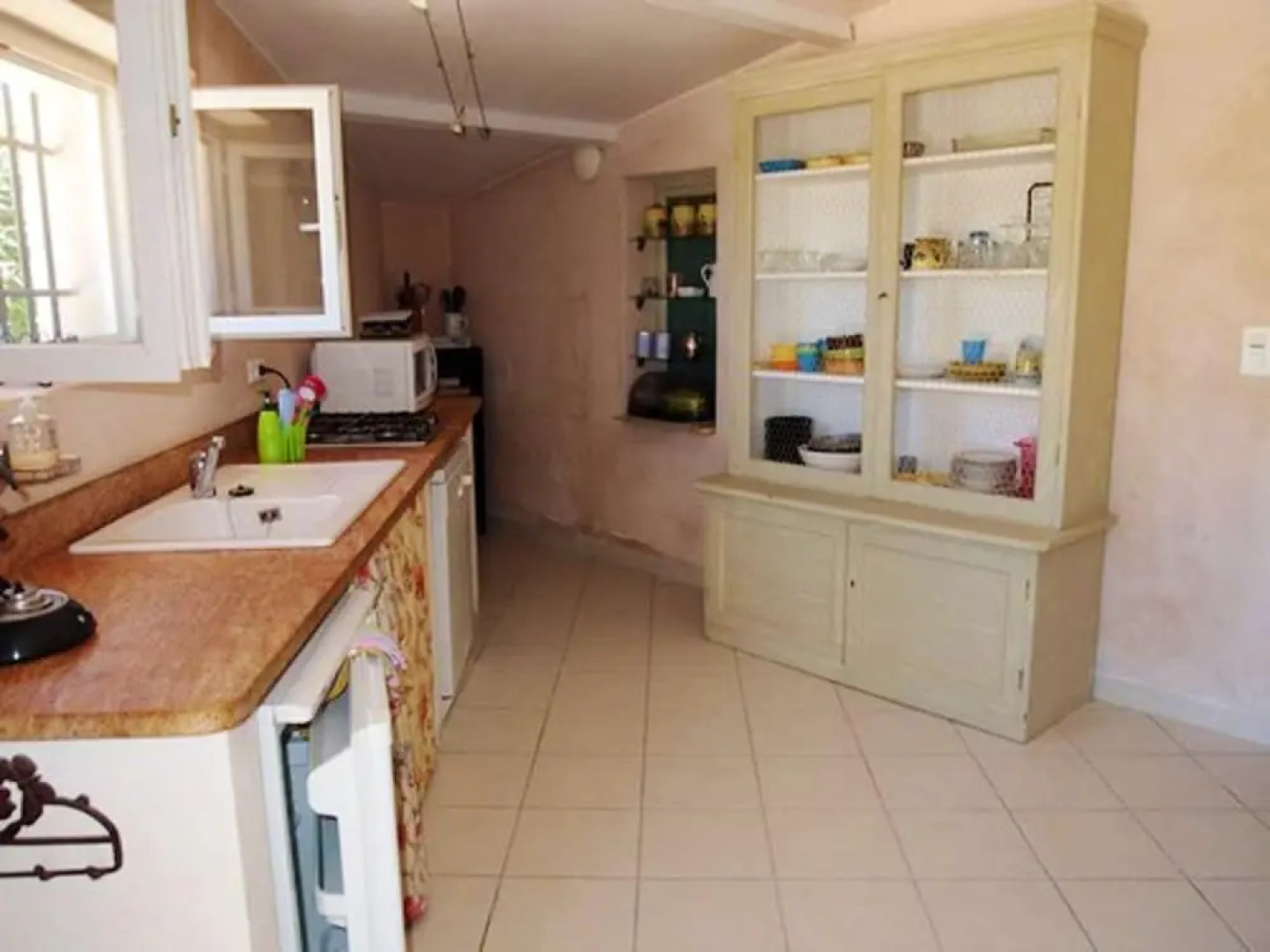 Villa with 8 Bedrooms in Bonnieux, with Wonderful Mountain View, Private Pool, Furnished Garden