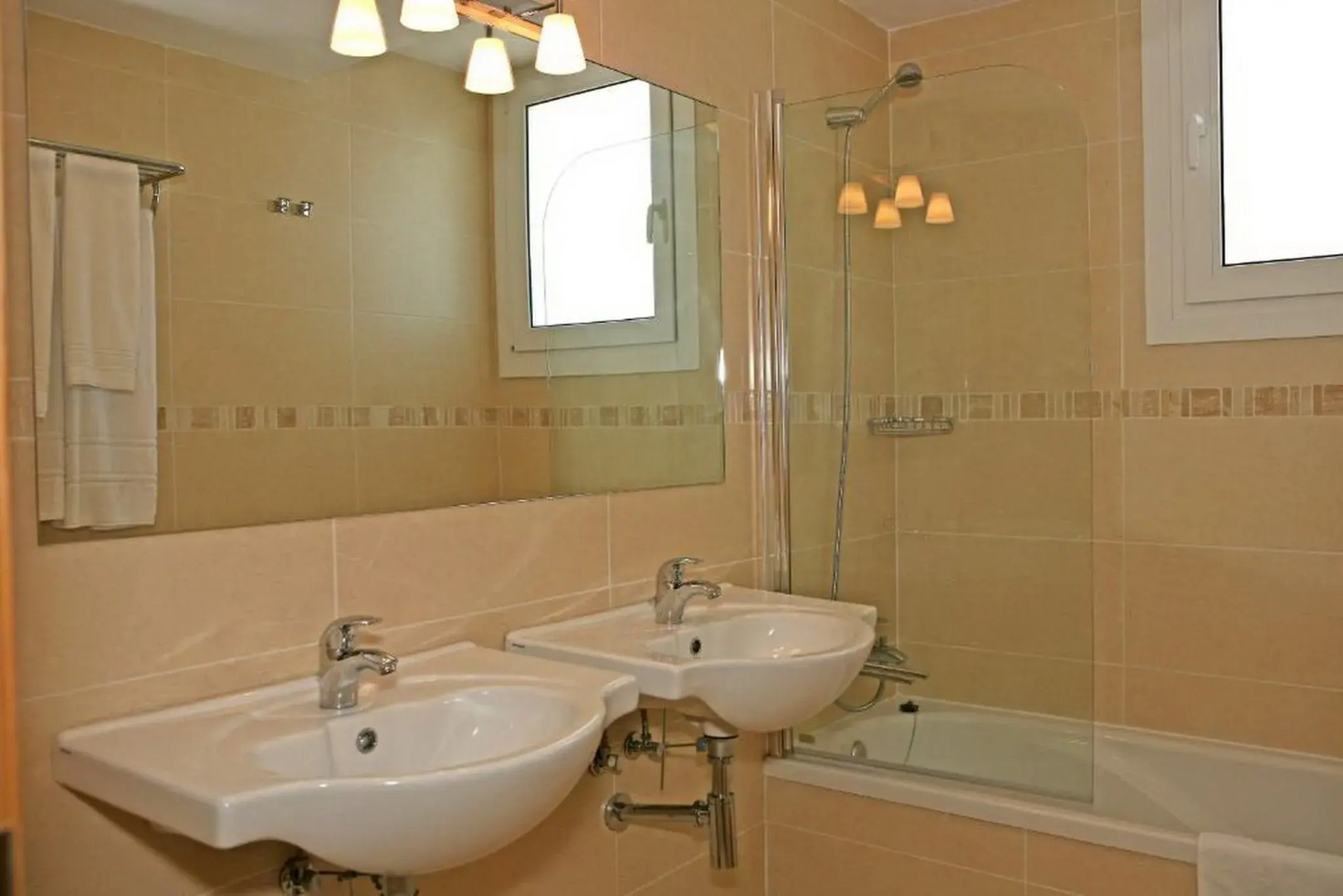 Apartamentos Playa de Portio