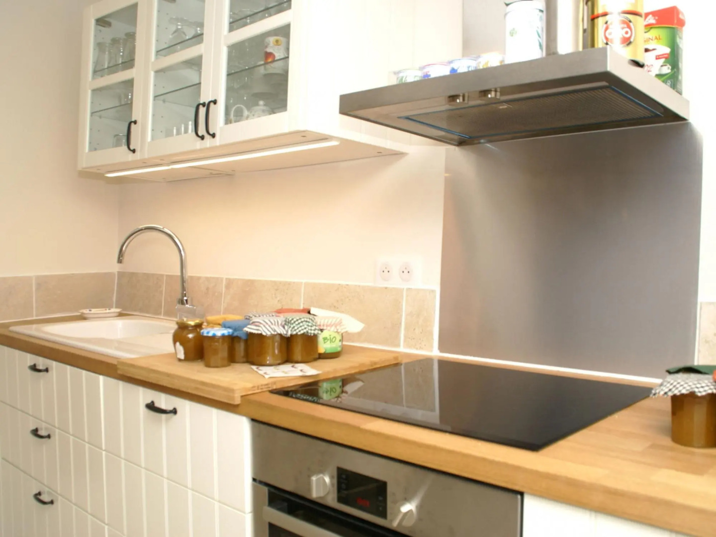 Splendid Villa in Viens With Swimming Pool