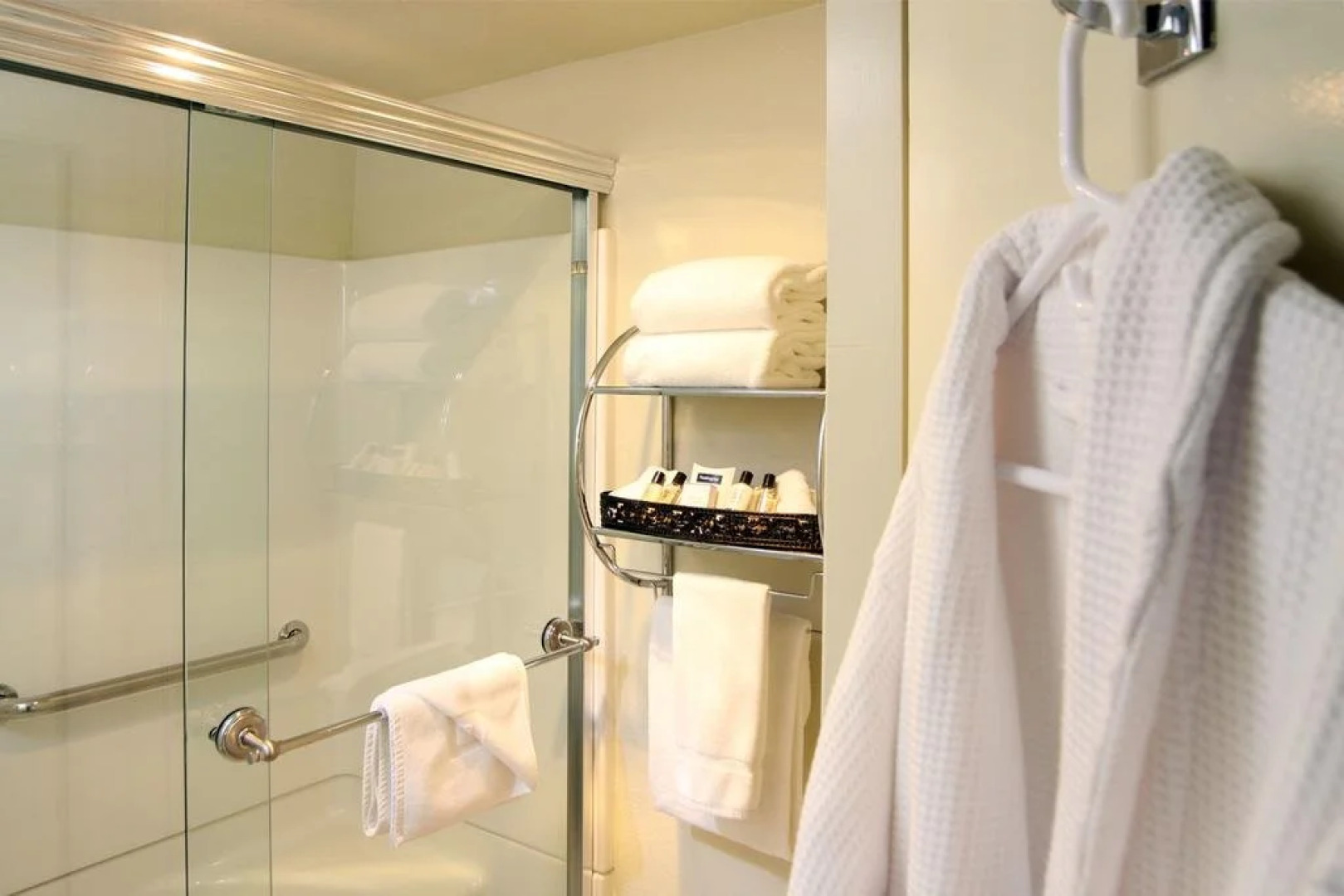 The Marina Inn on San Francisco Bay