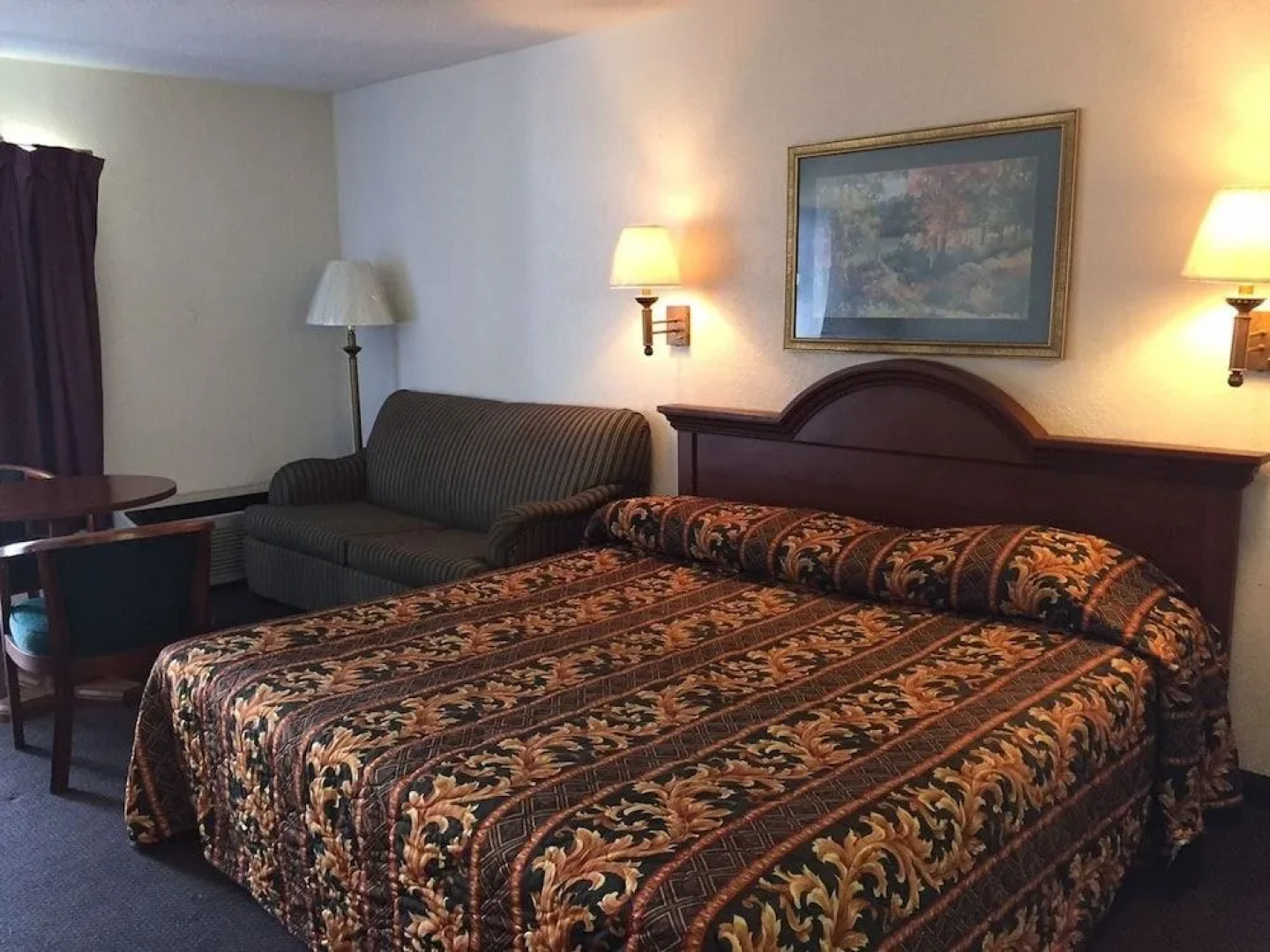 Ashburn Inn & RV Park