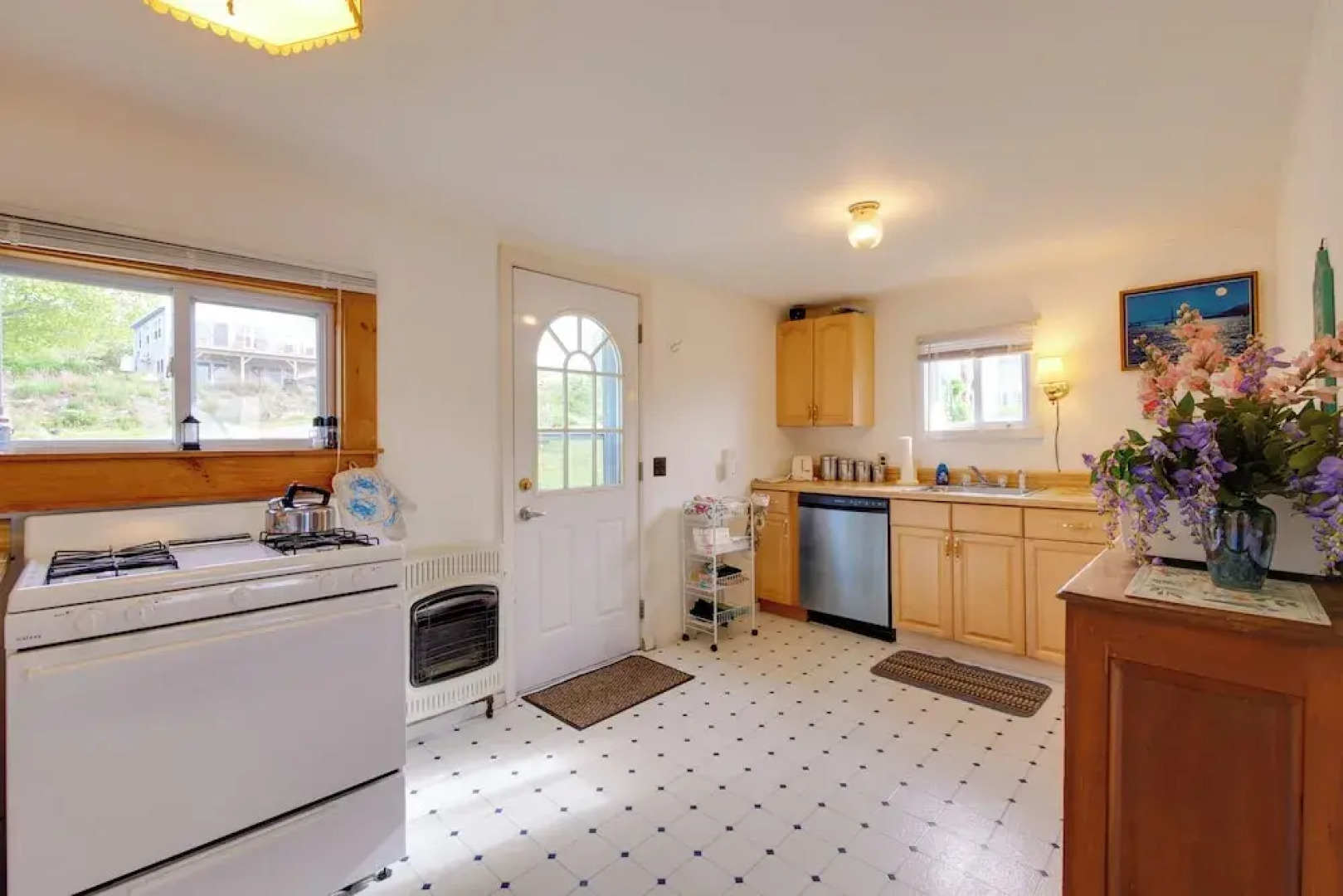 Waterfront Cottage - 17 Mi to Acadia Ntnl Pk!