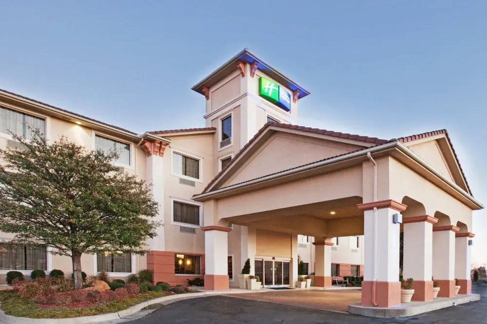 Oyo Townhouse Oklahoma City Airport