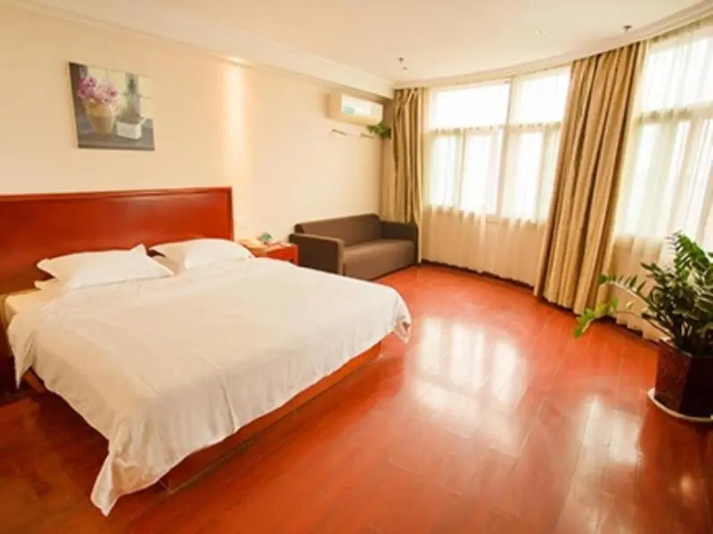 GreenTree Inn Lian Yun Gang Benniu Square Hotel