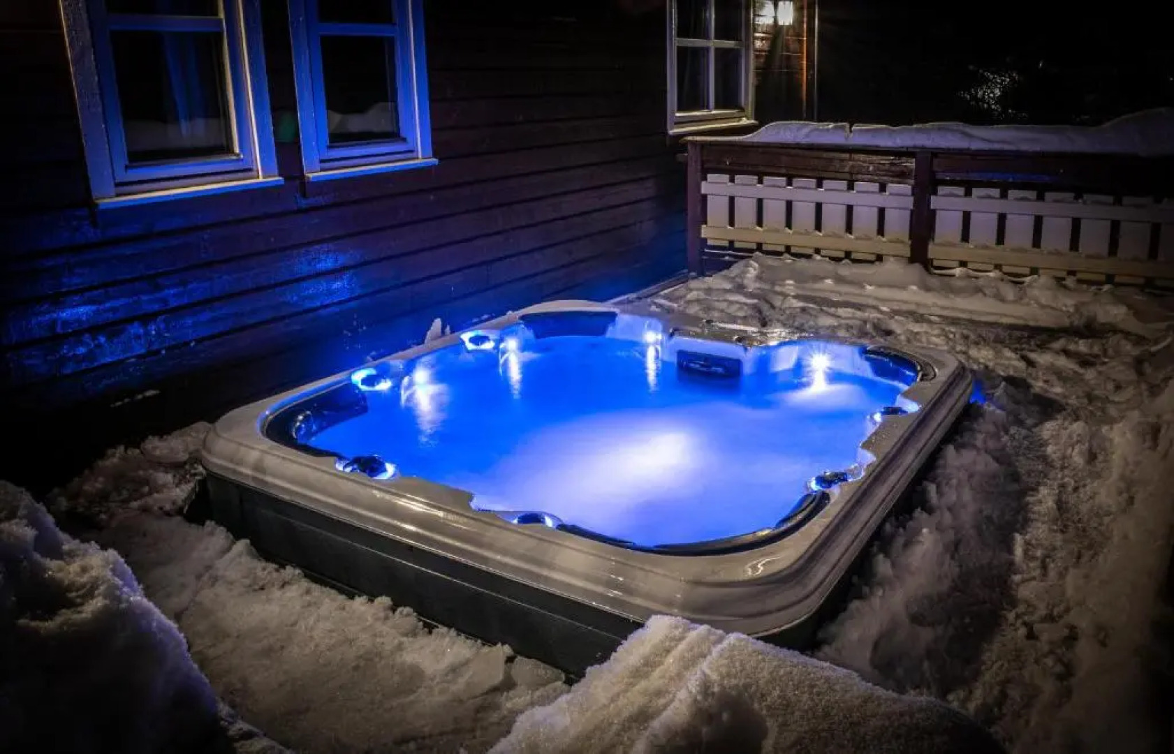 Cabin in Hodlekve with 5 bedrooms & hot tub.