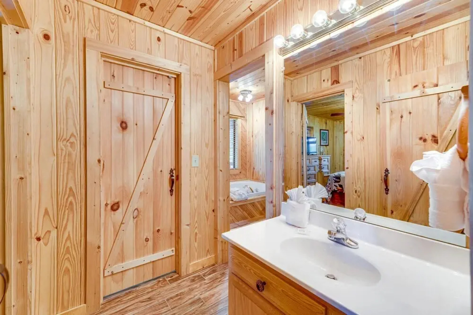 Sage Grass Retreat Wears Valley Cabin w Hot Tub Game Room Wraparound Deck