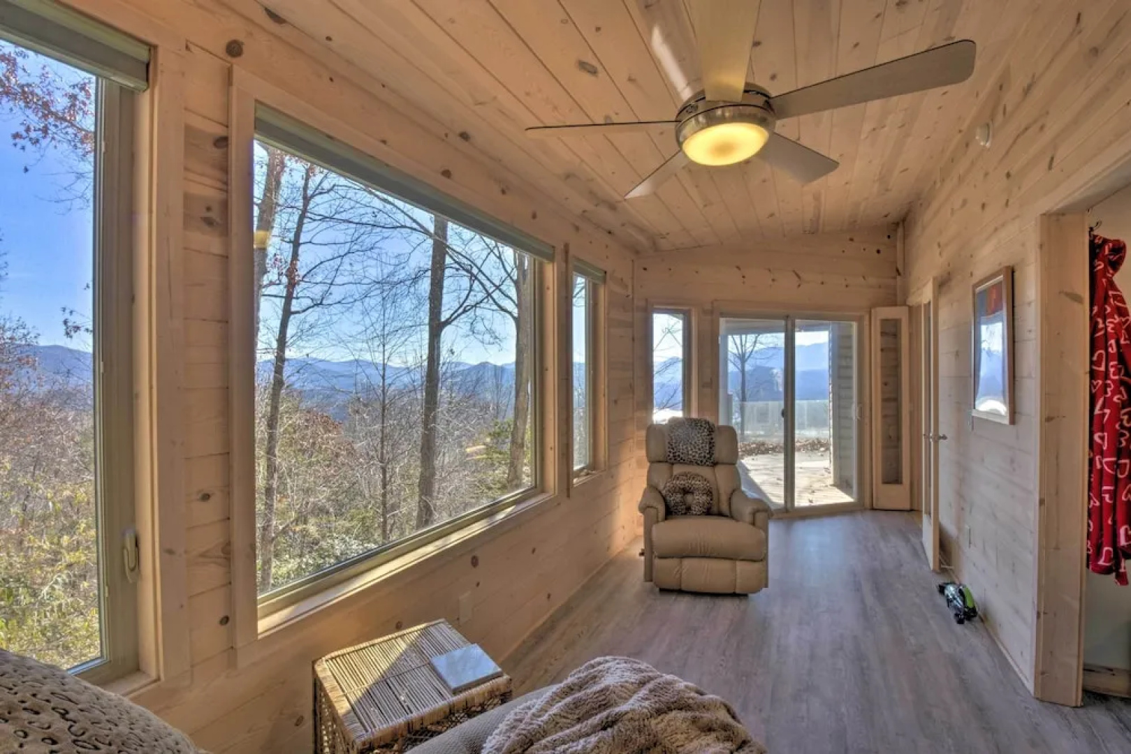 Stunning Mtn Getaway ~ 1 Mi to Lake Chatuge!
