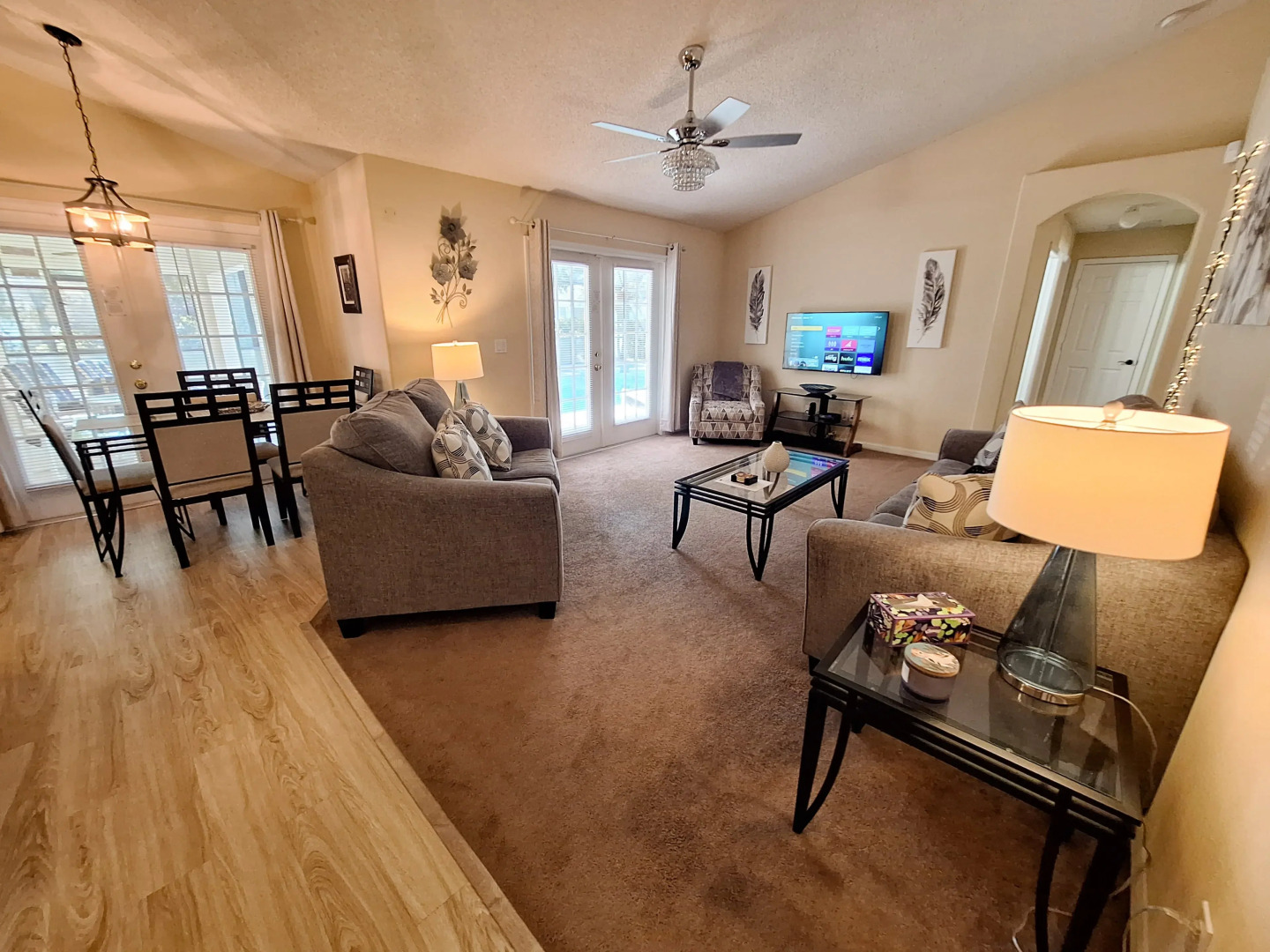 6/3 Pool home with spa and games room!, Clermont, US