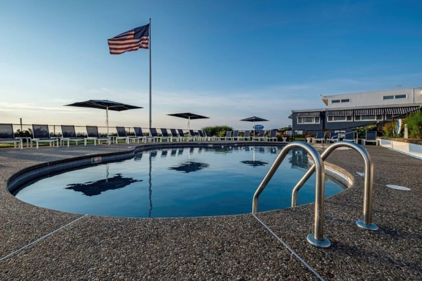 Atlantis Oceanfront Inn