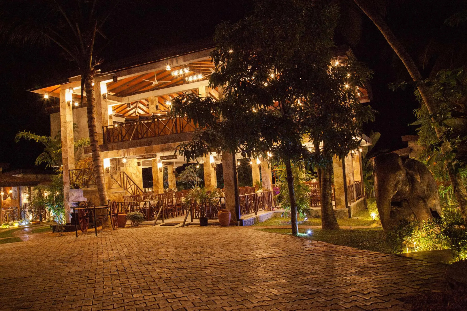 Villa Pinnawala & Restaurant