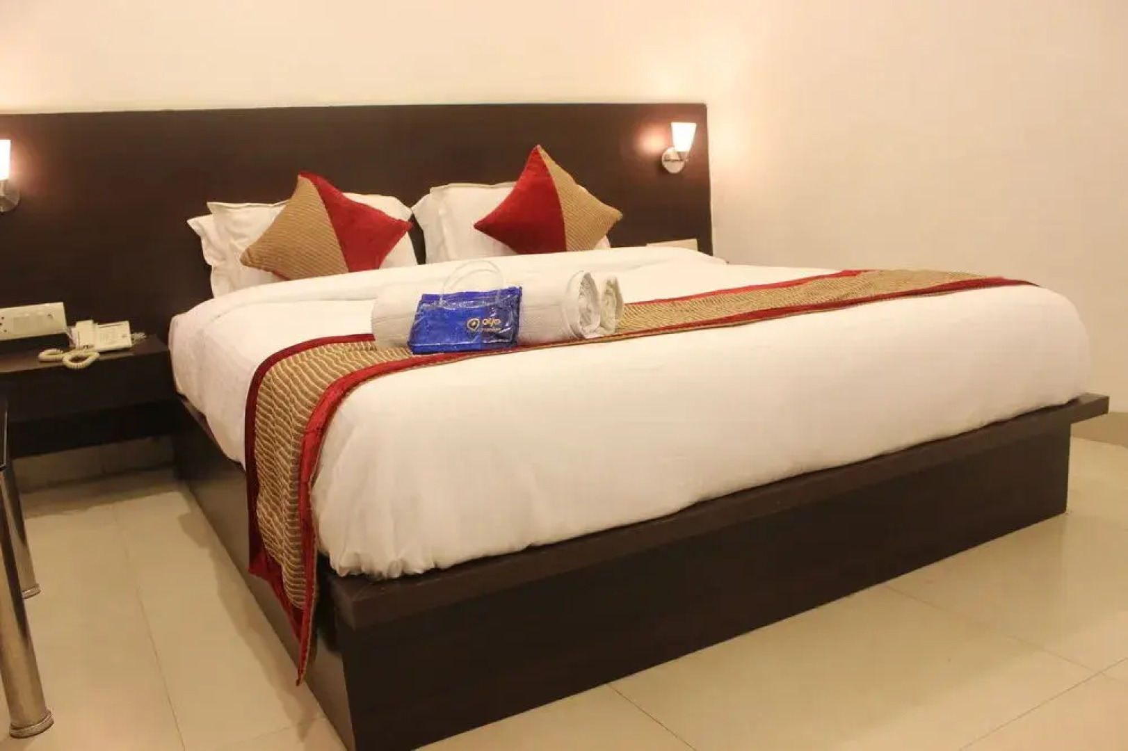 OYO Premium Nagpur Railway Station Road