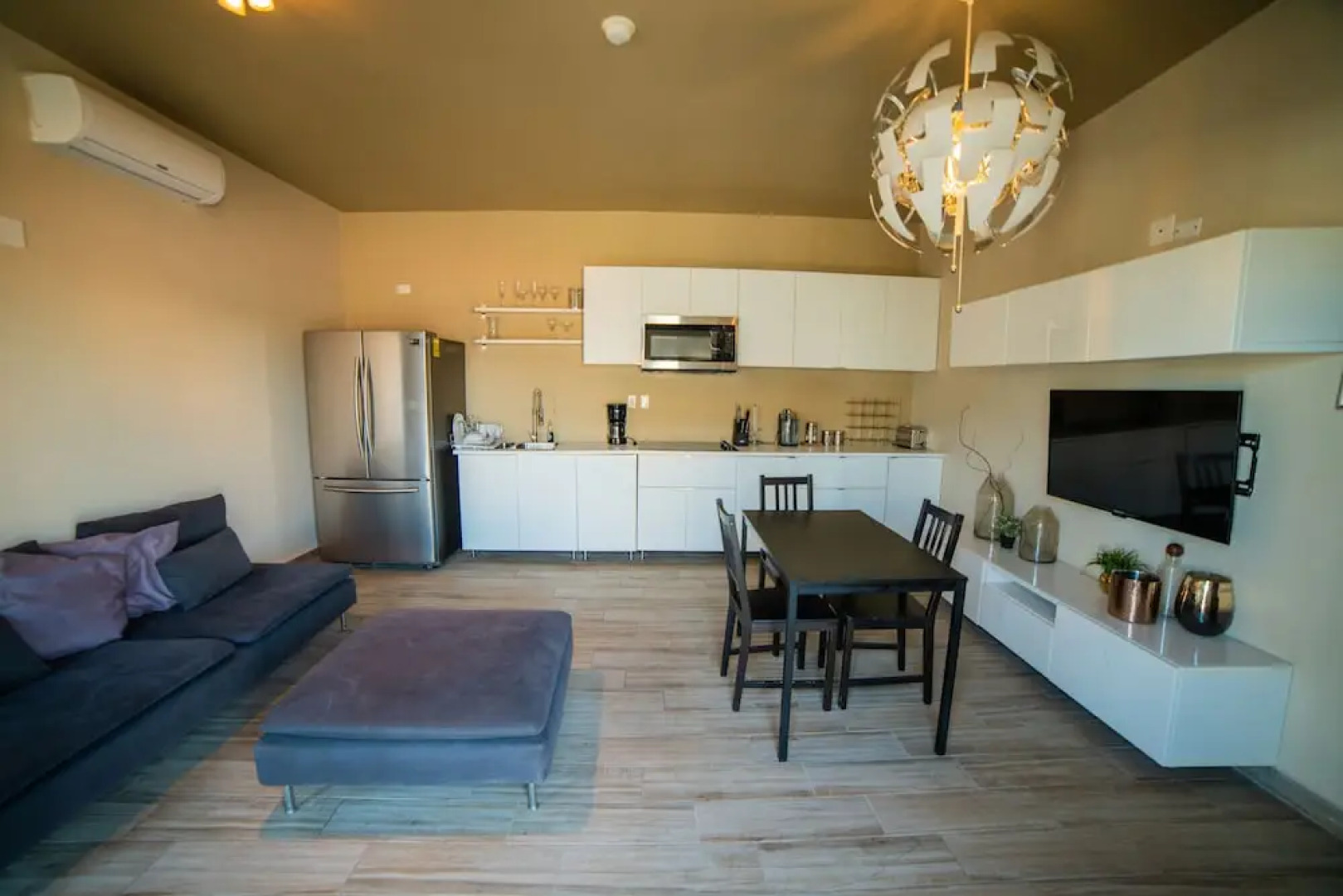 California Comfort and Suites