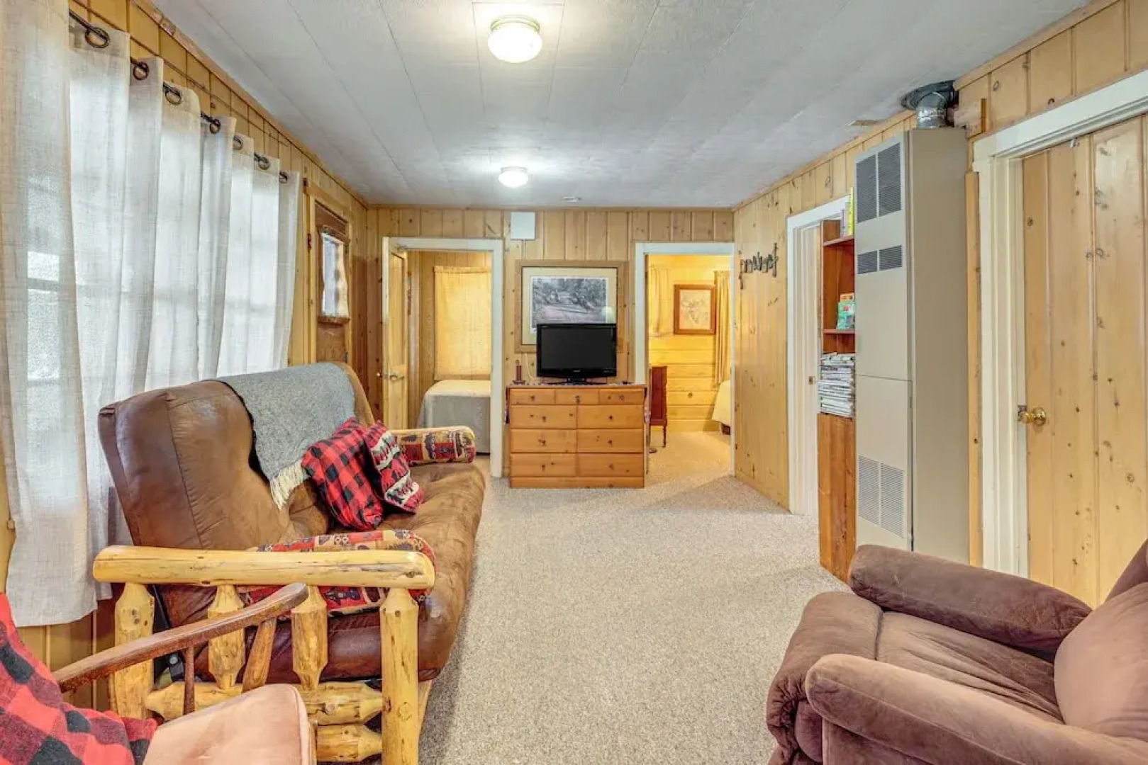 South Twin Lake Cabin w/ Seasonal Dock & Slip!