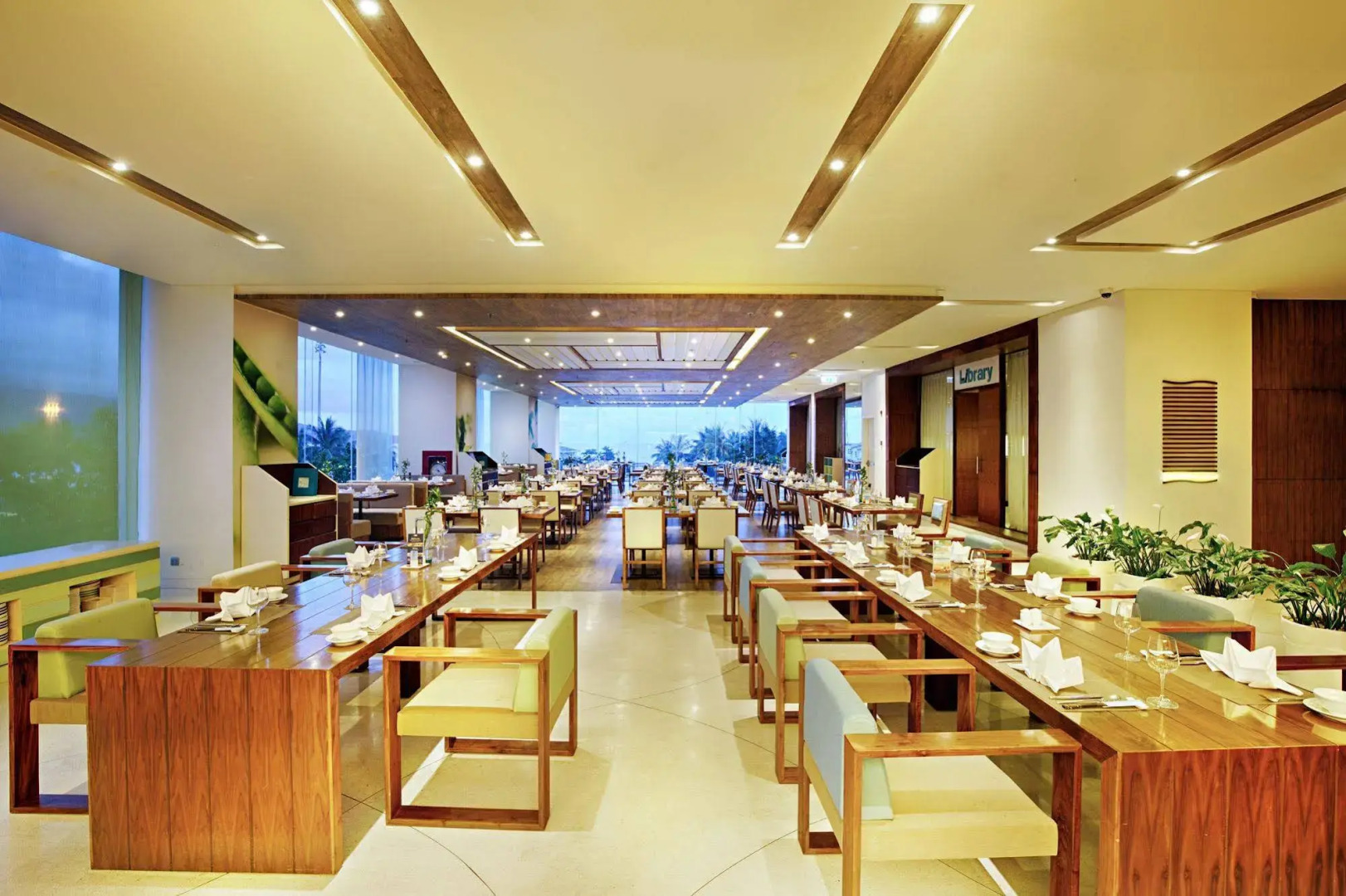 A La Carte Da Nang Beach