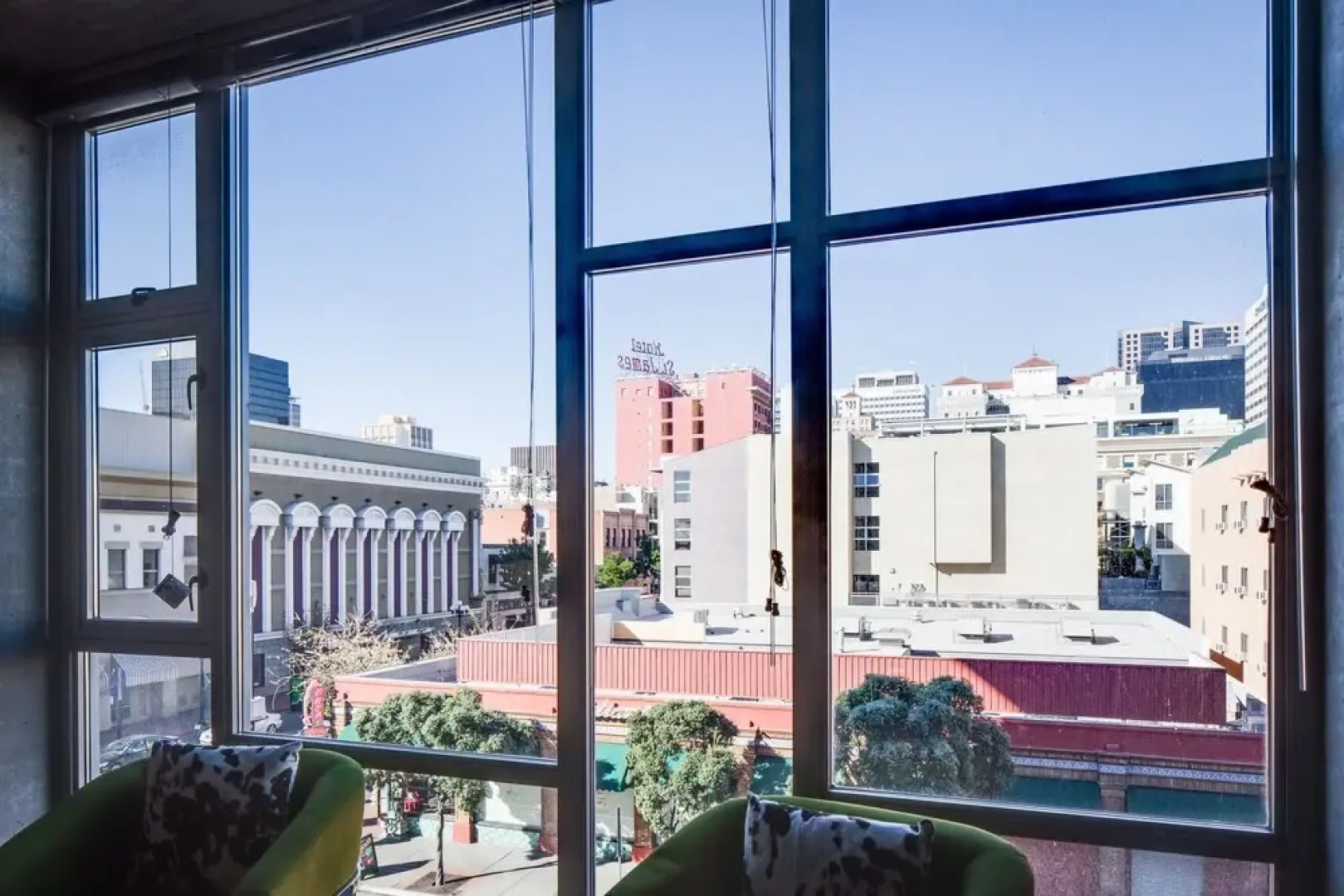 Stay Alfred on 6th Avenue