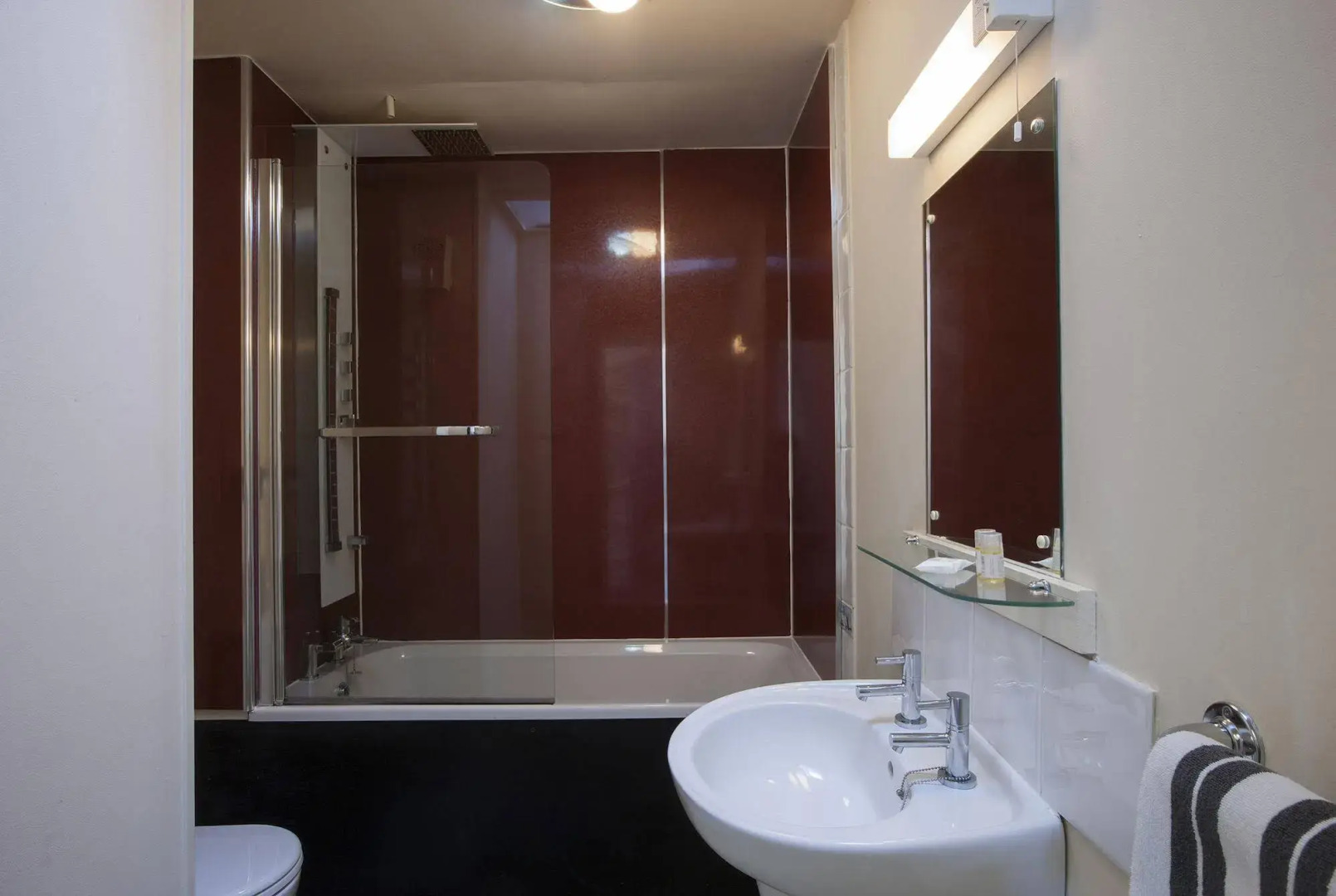 Discovery Accommodation