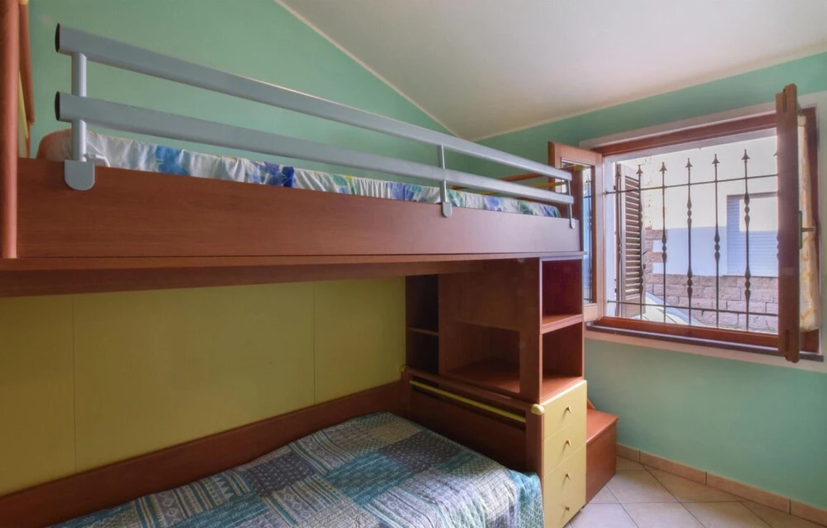 Stunning Home in S.caterina di Pittinur With 2 Bedrooms and Wifi