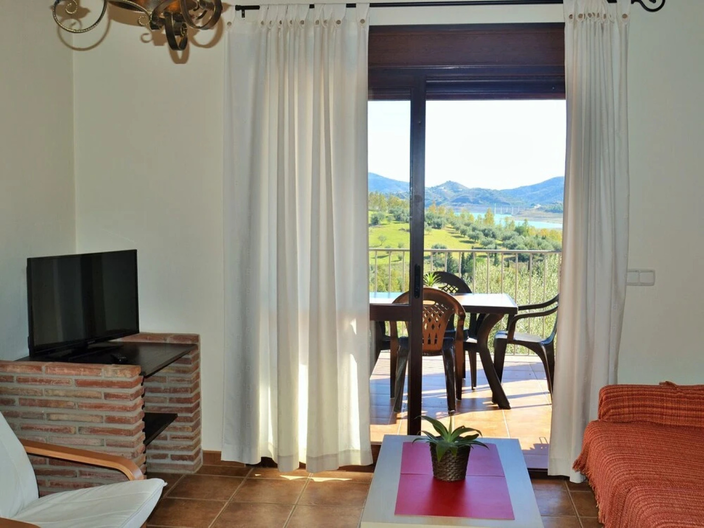 Modern Cottage in Viñuela With Swimming Pool