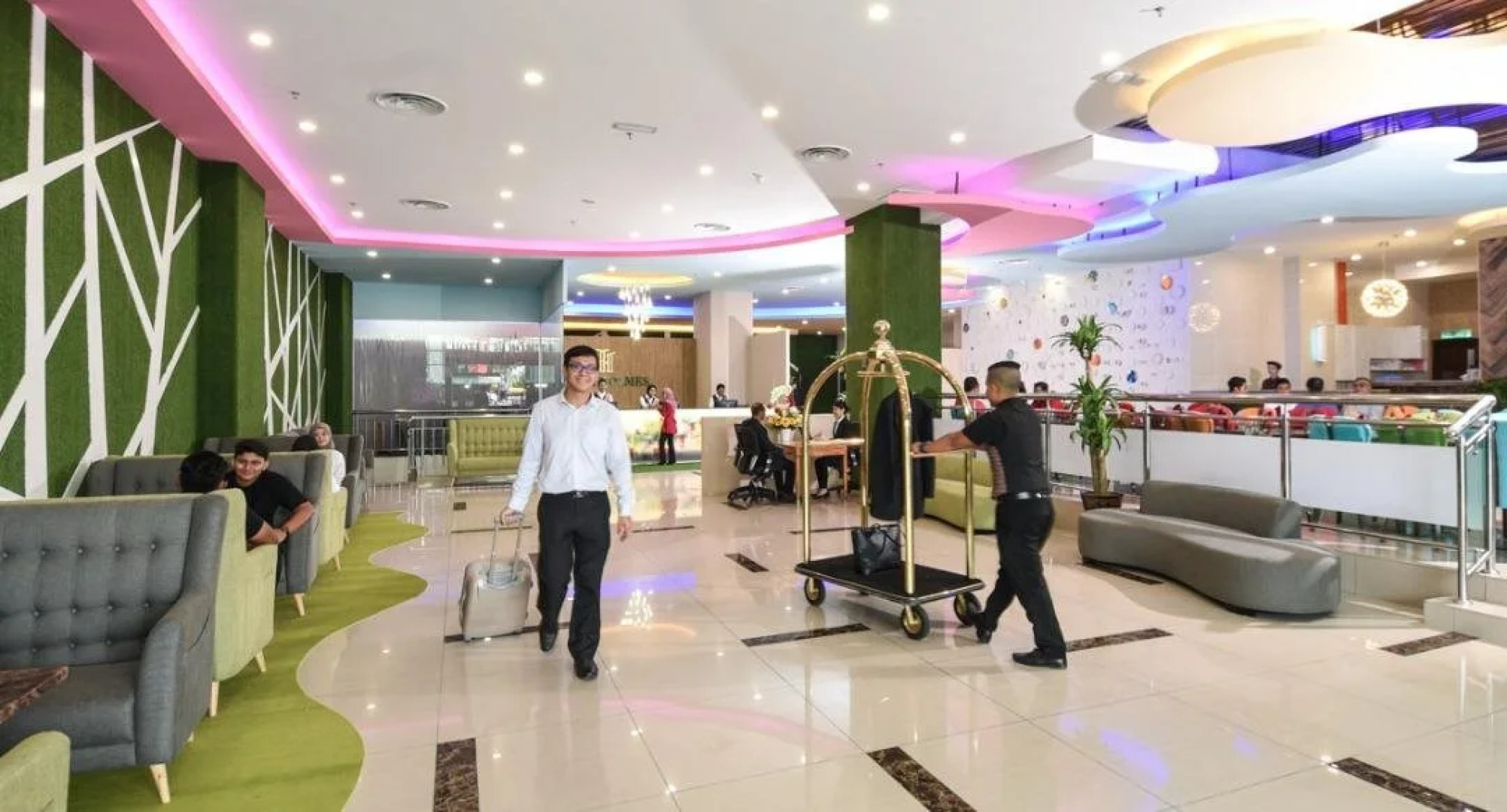 Hotel Holmes Gelang Patah