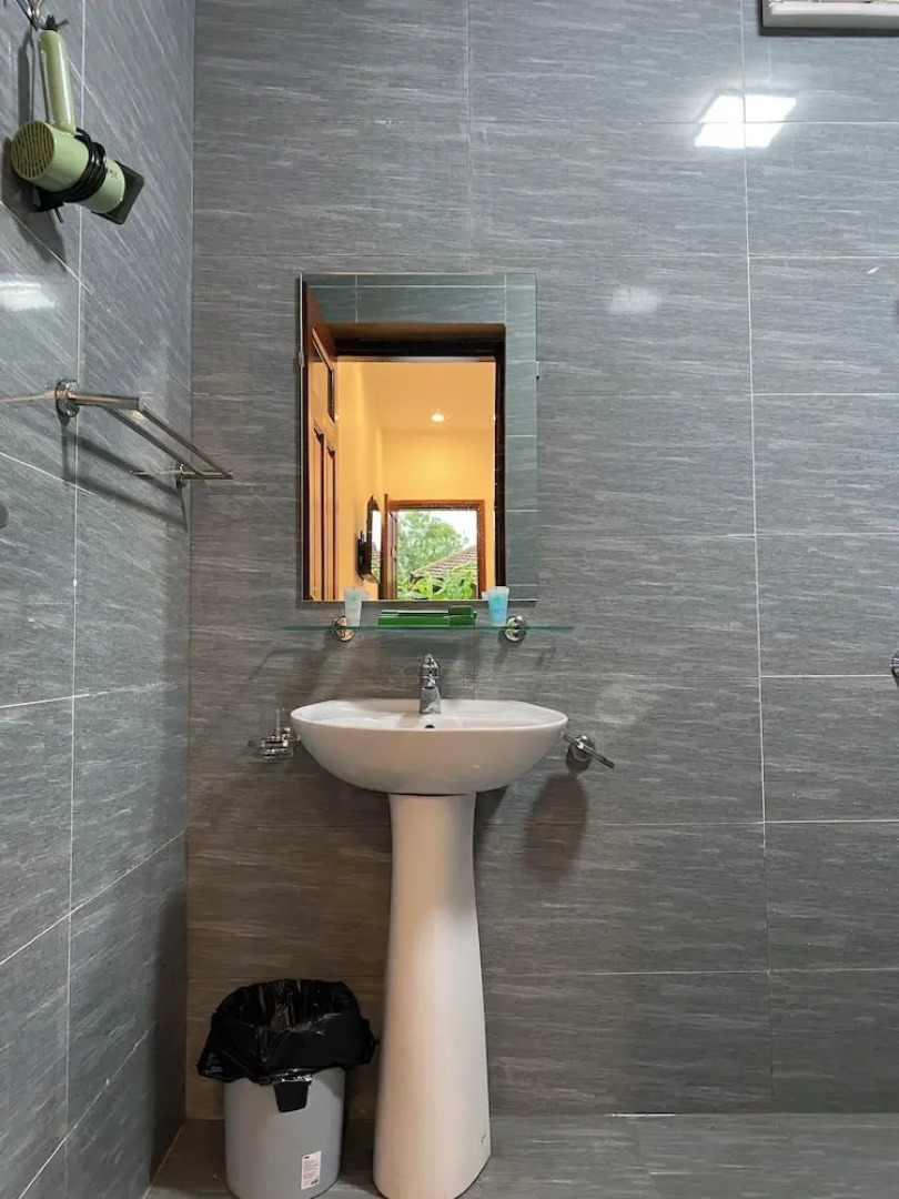 Mini Dien Bien Riverside Hotel - Lang Thai