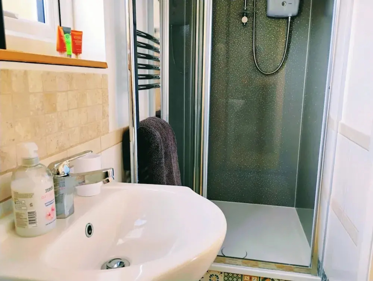 Y Caban-the Cabin-1 Bed-sleeps 2-parking-fast Wifi