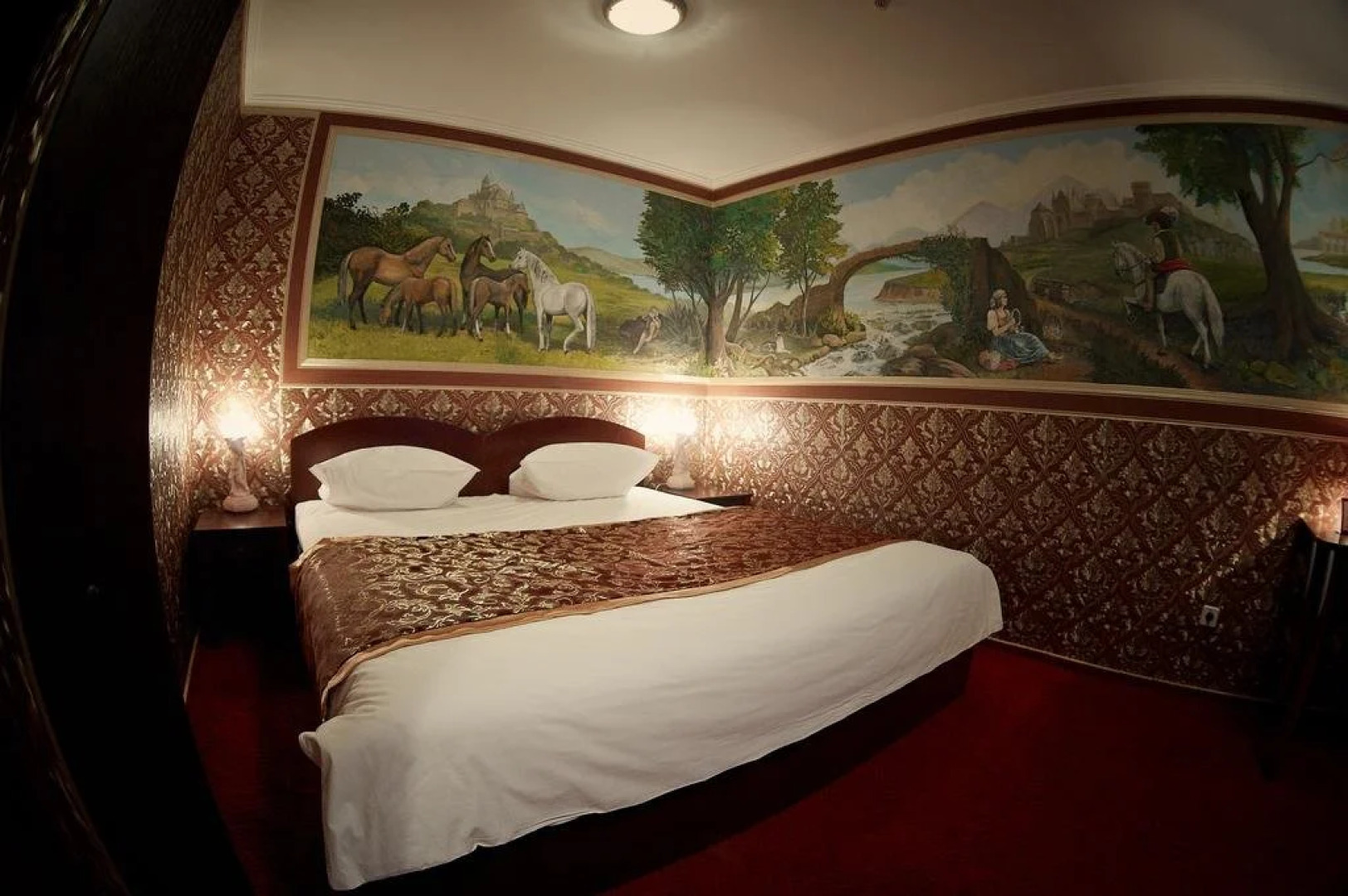 Отель Украина