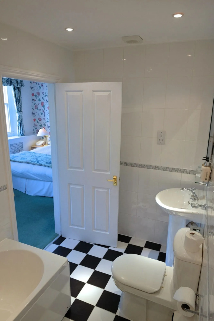 Woodland Manor Hotel