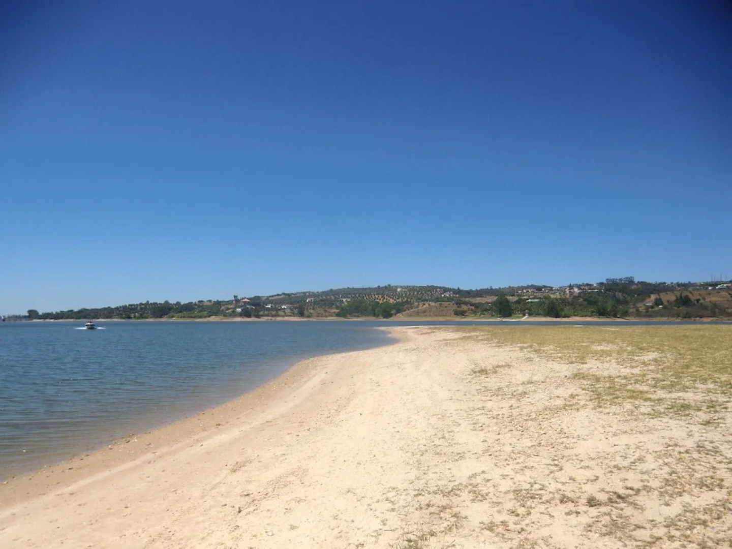 Property With one Bedroom in Montargil, With Wonderful Lake View, Shared Pool and Wifi Near the Beach