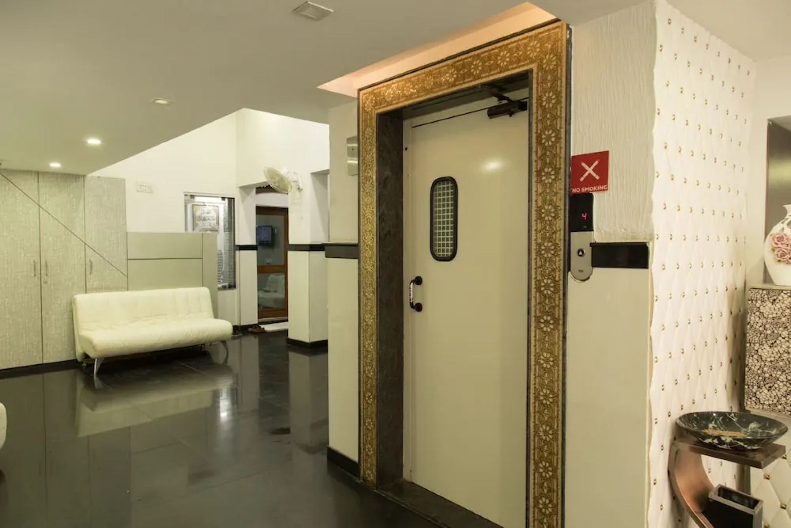 OYO Premium Nagpur C A Road