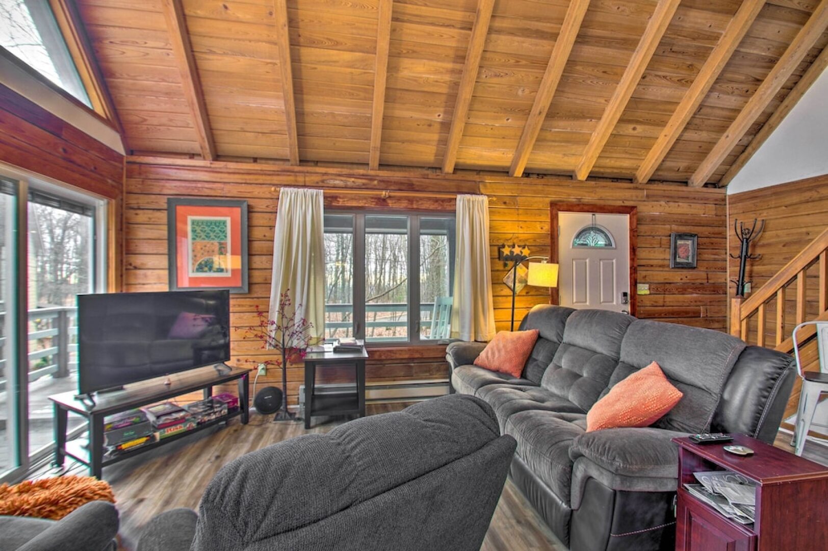 Wintergreen Home w/ Deck - Near Skiing & Hiking!