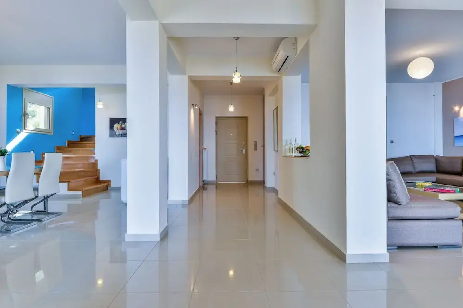 Villa with Striking views over the infinity Pool