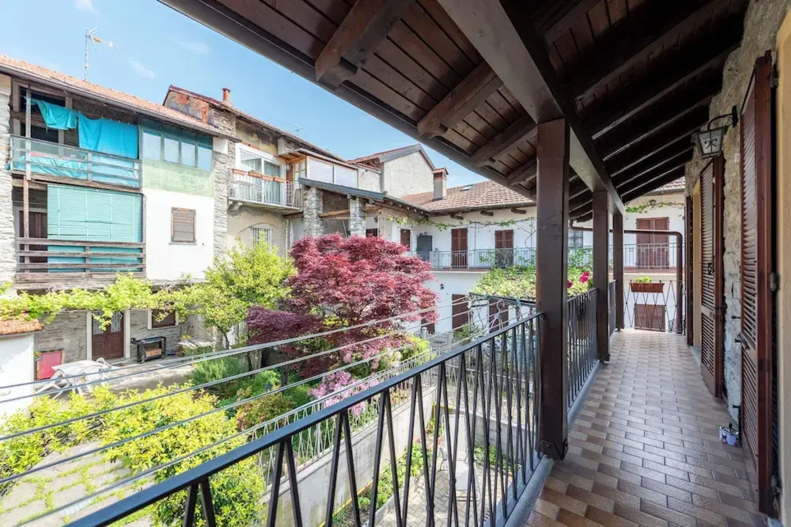 Lucy In The Sky of Gignese