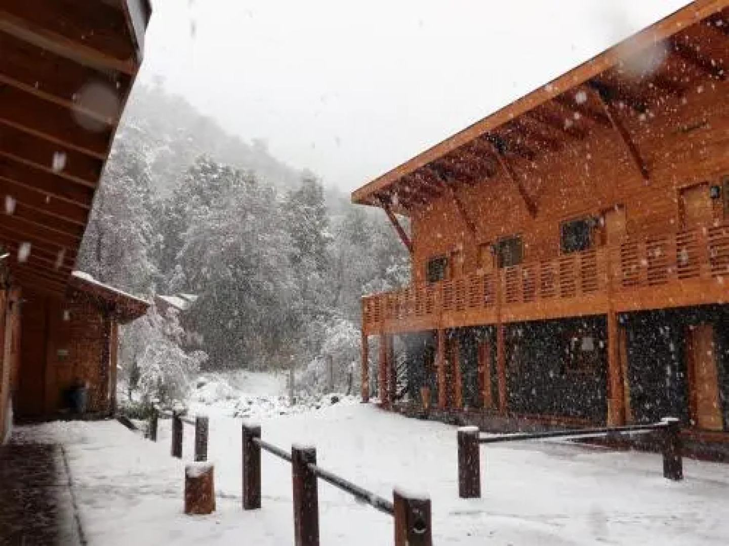 HOTEL & HOSTAL CHIL'IN, Las Trancas