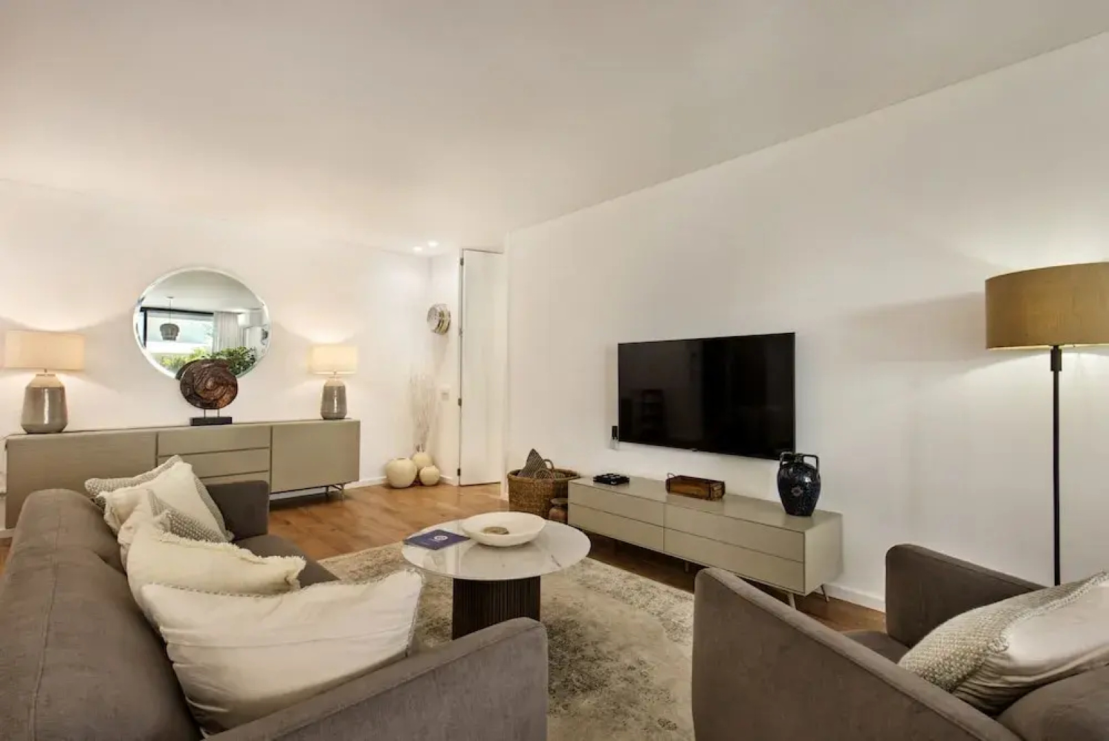 Del Mar Apartment - BT