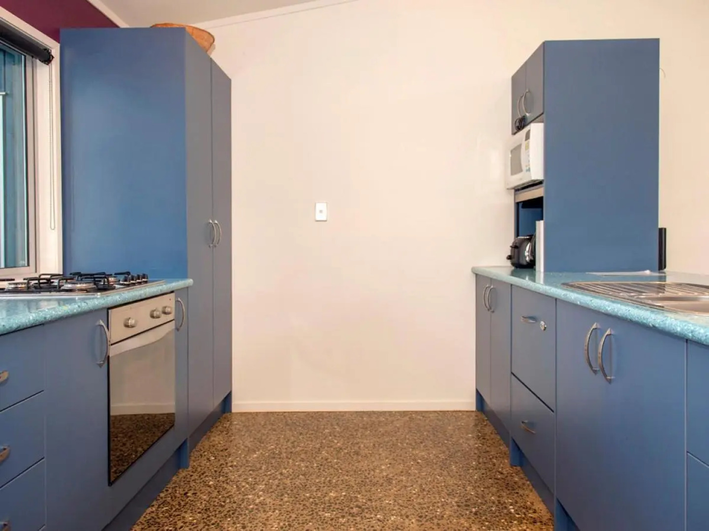 Sands Beach House - Matarangi Holiday Home