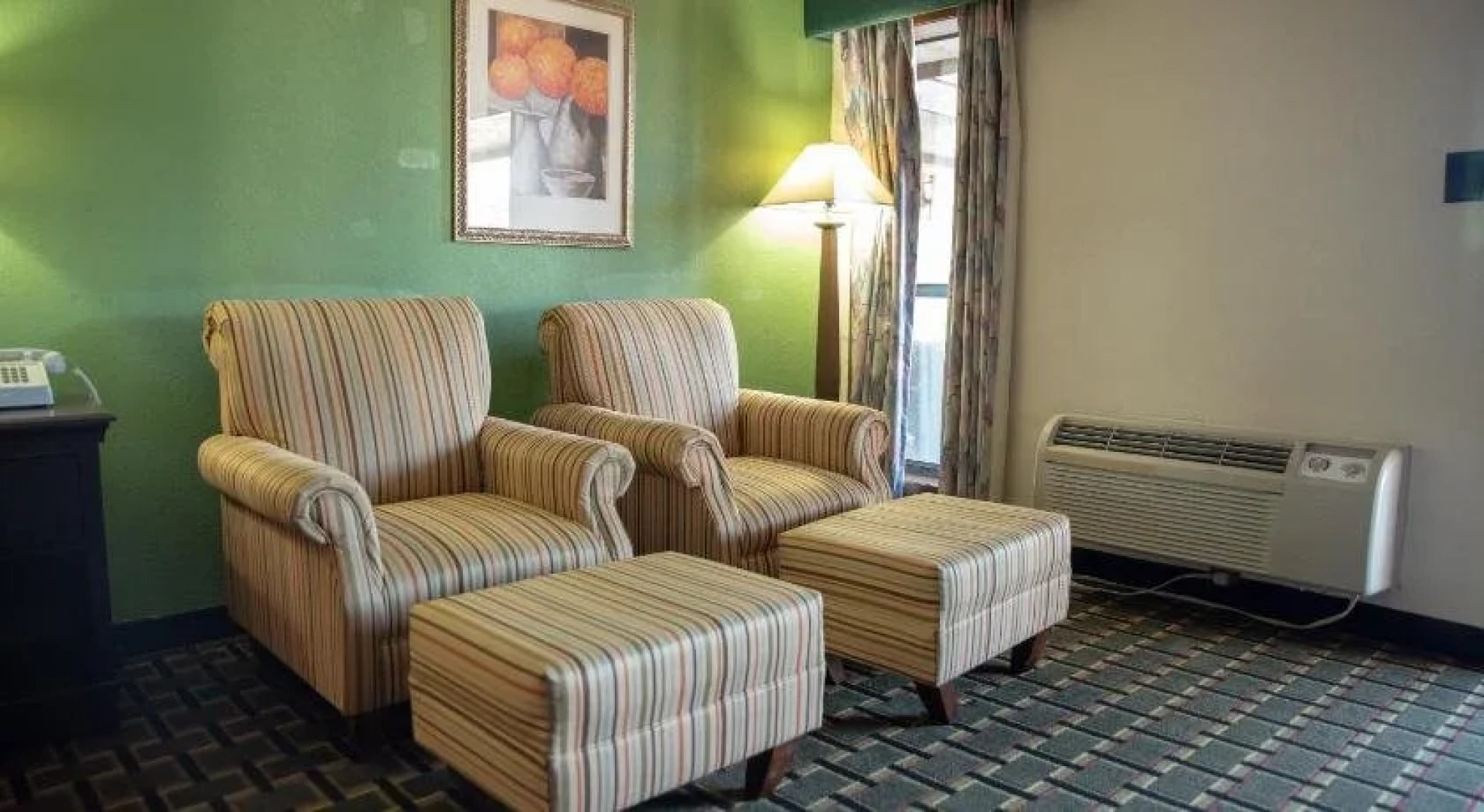 Victorian Inn & Suites