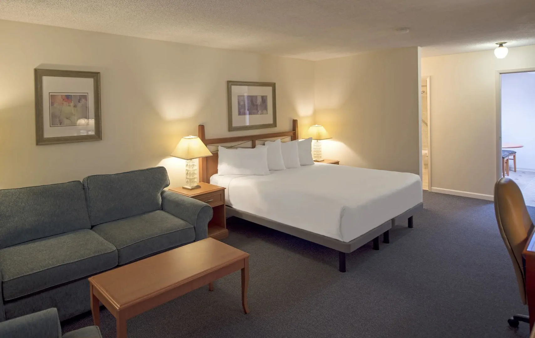 Robin Hood Inn & Suites