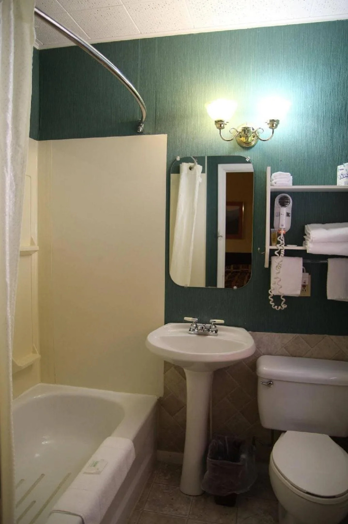 Hillside Inn Pembroke