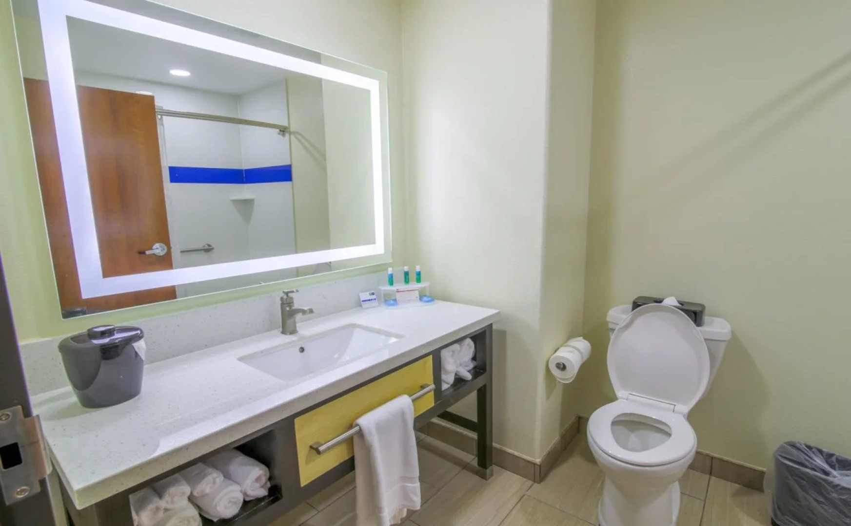 Holiday Inn Express & Suites Raymondville by IHG