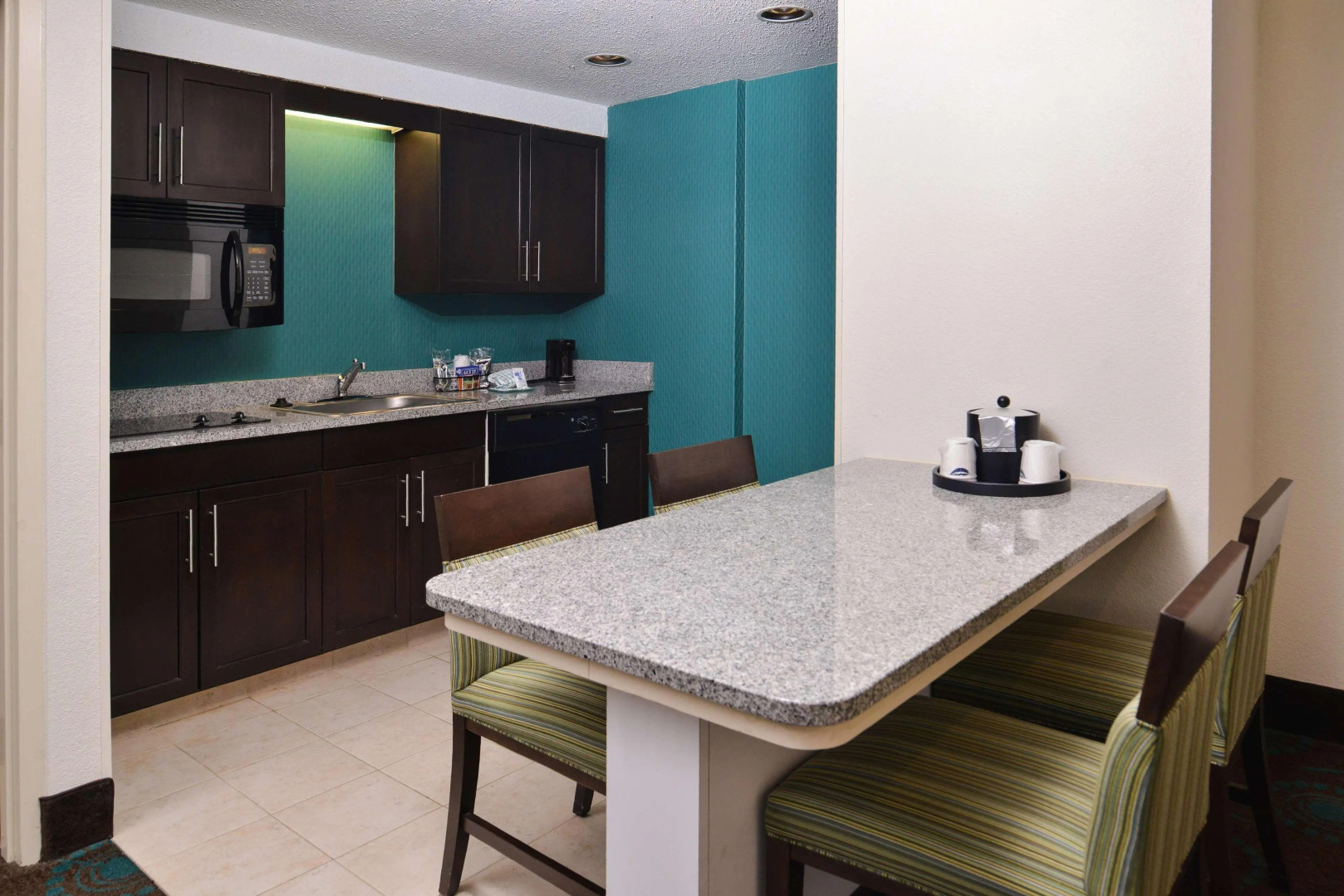 Hampton Inn & Suites Newport News (Oyster Point)