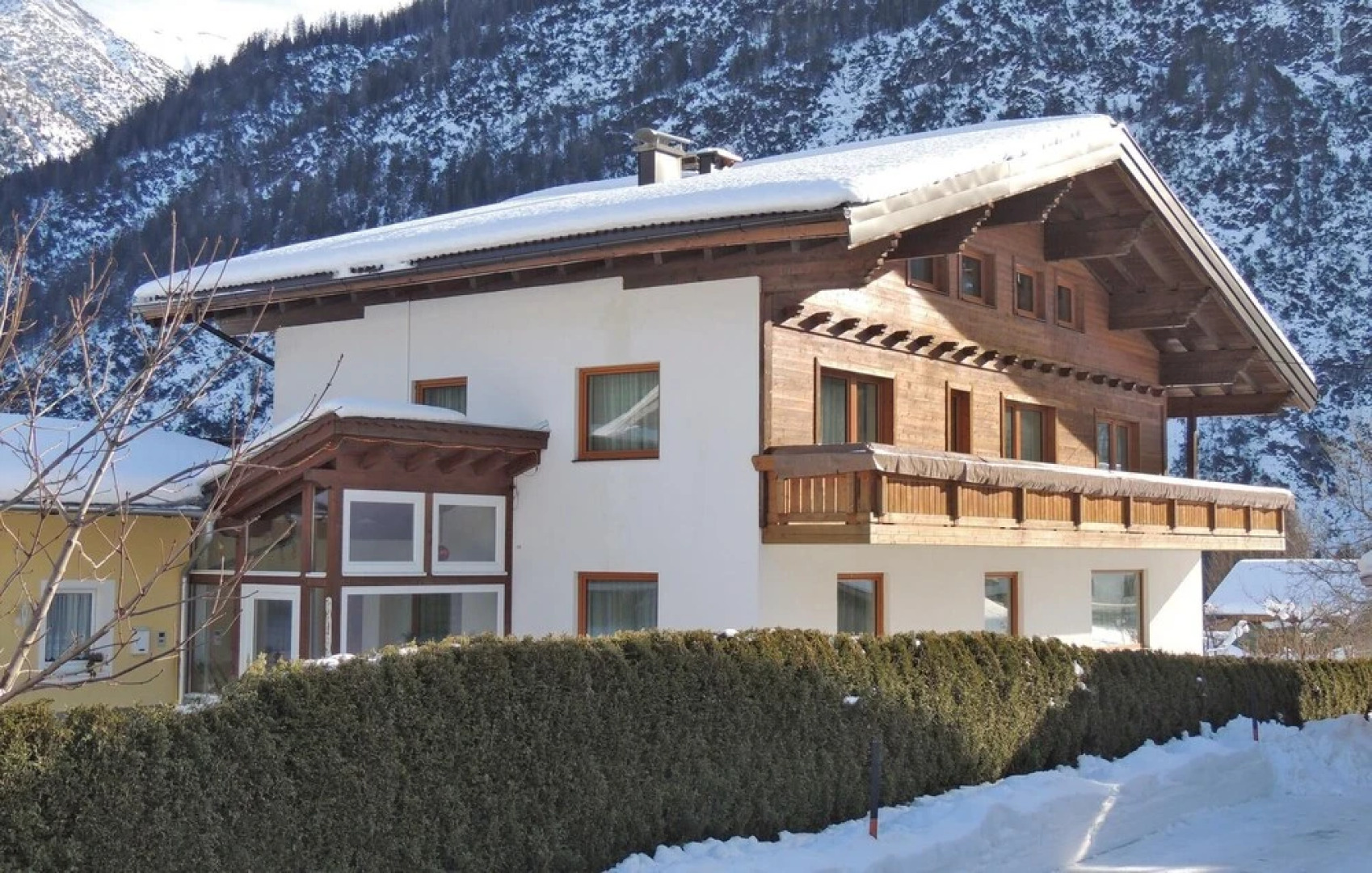 Stunning Apartment in Holzgau With 7 Bedrooms and Wifi