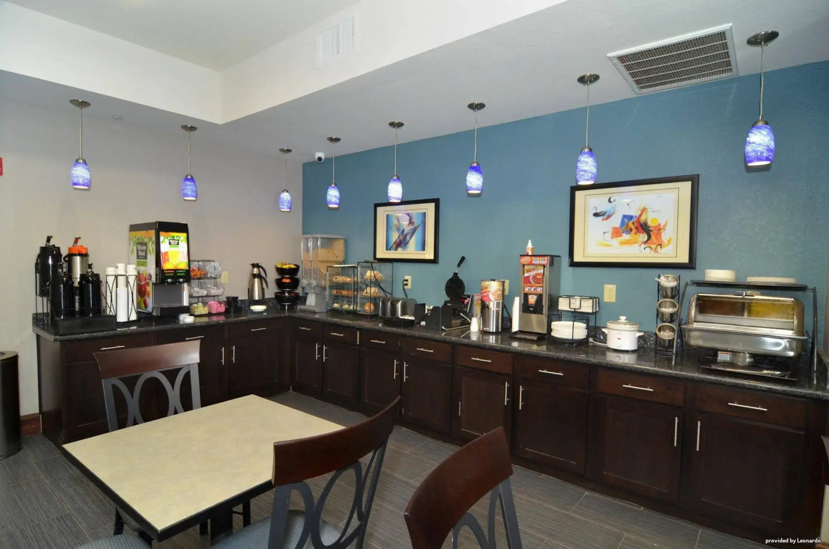 Best Western Plus Kenedy Inn