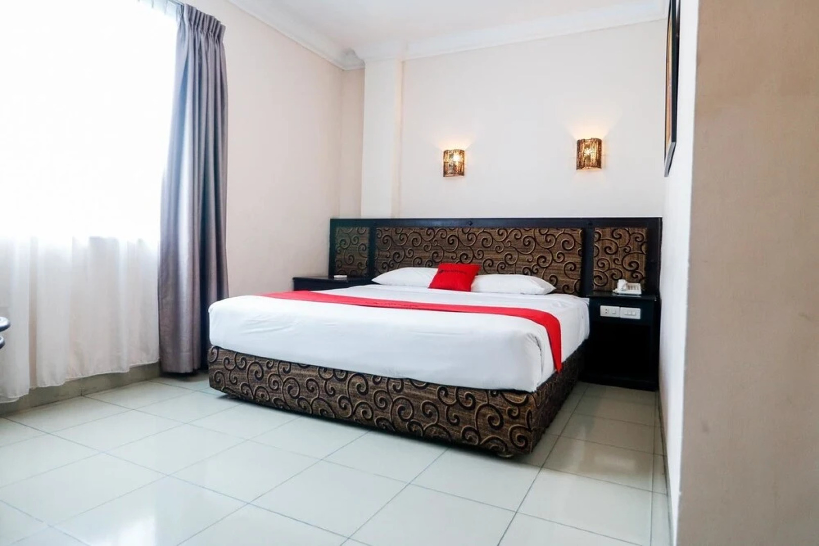 RedDoorz Plus @ Jalan Dr Sutomo Pekanbaru