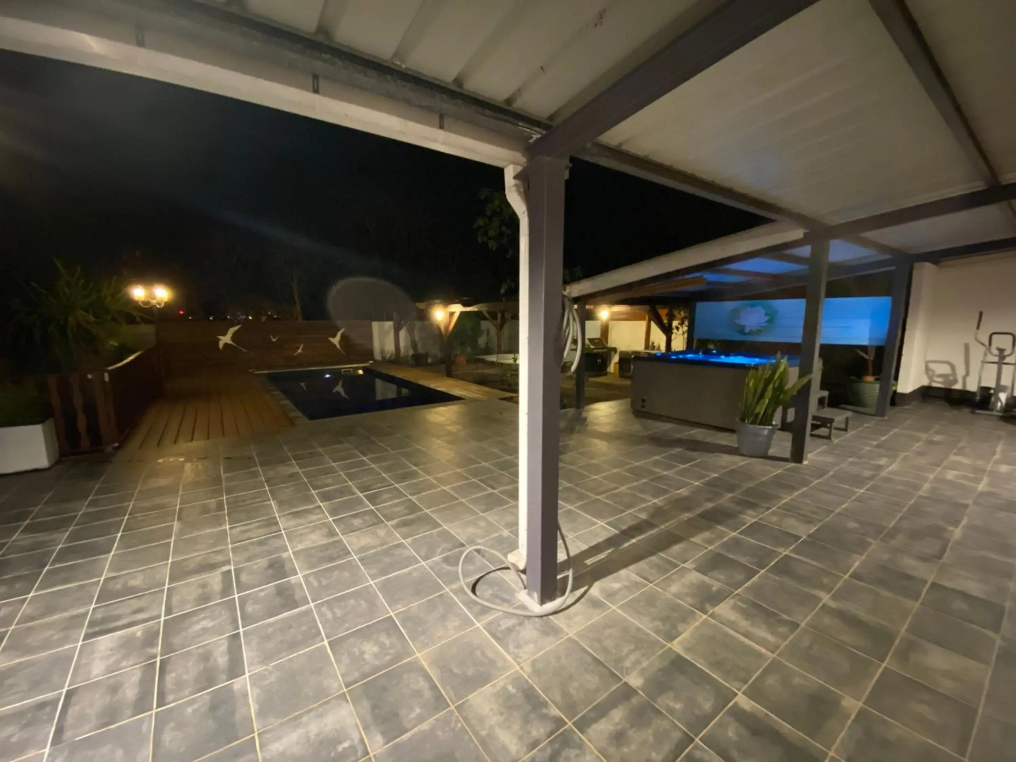 La Kaz Paille en Queue, Magnifique Villa F5 récemment rénovée avec piscine et Jacuzzi sur La Possession