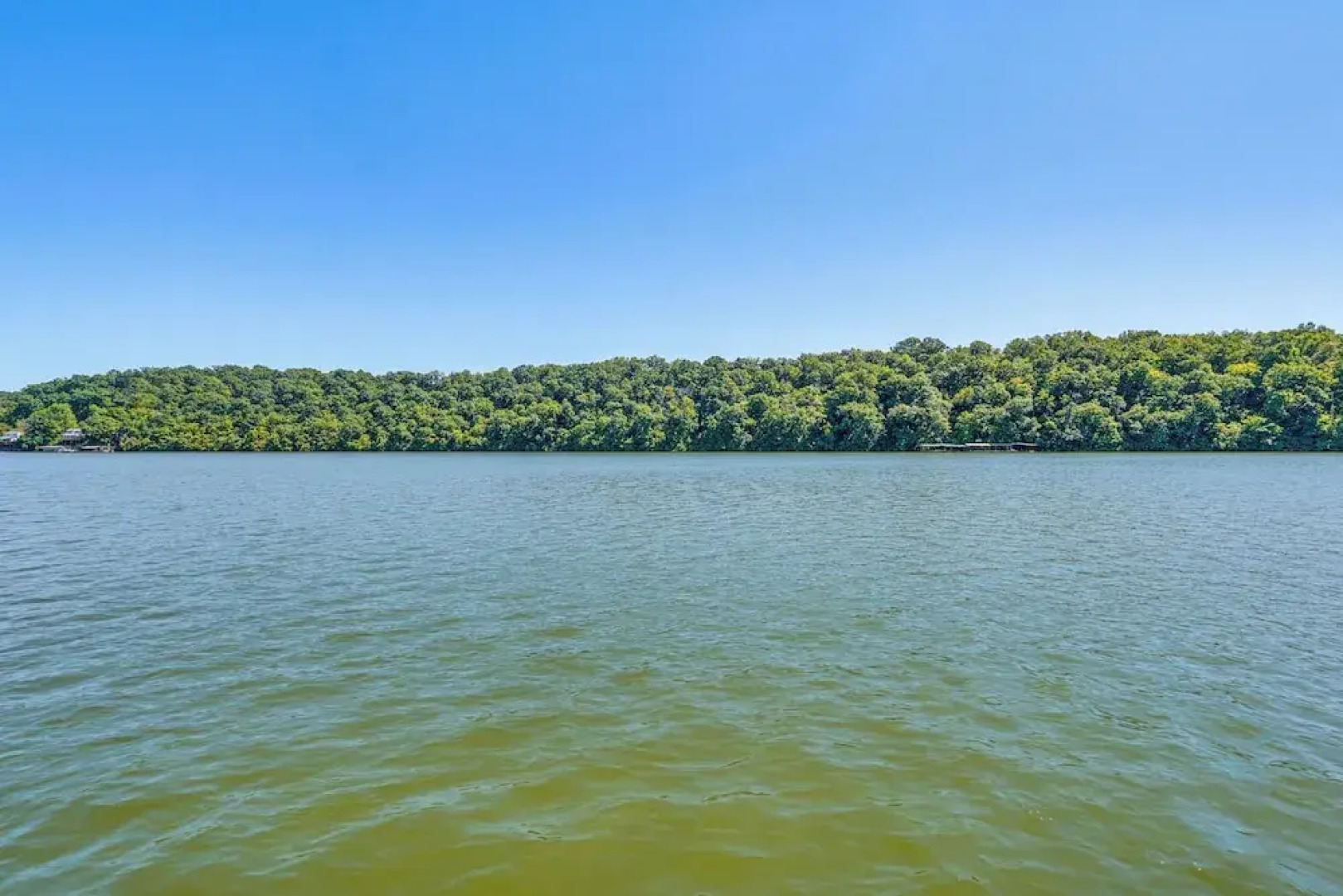 Steps to Water: Lake of the Ozarks Getaway